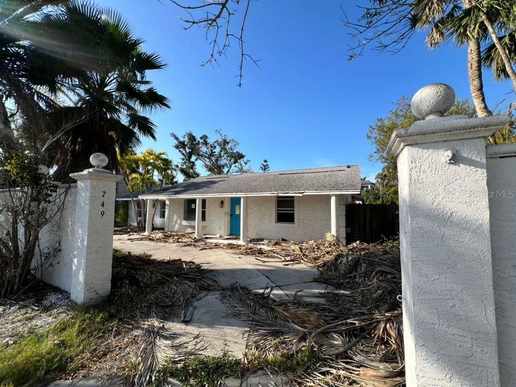 Image 33 of 42 For 749 Siesta Drive