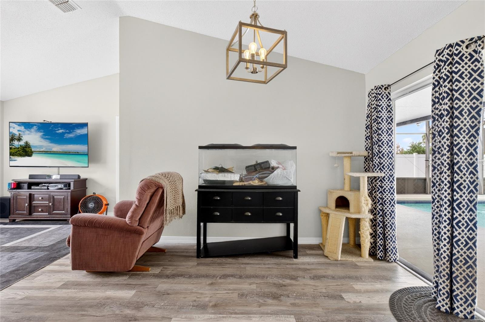 Image 11 of 49 For 718 Toulon Drive