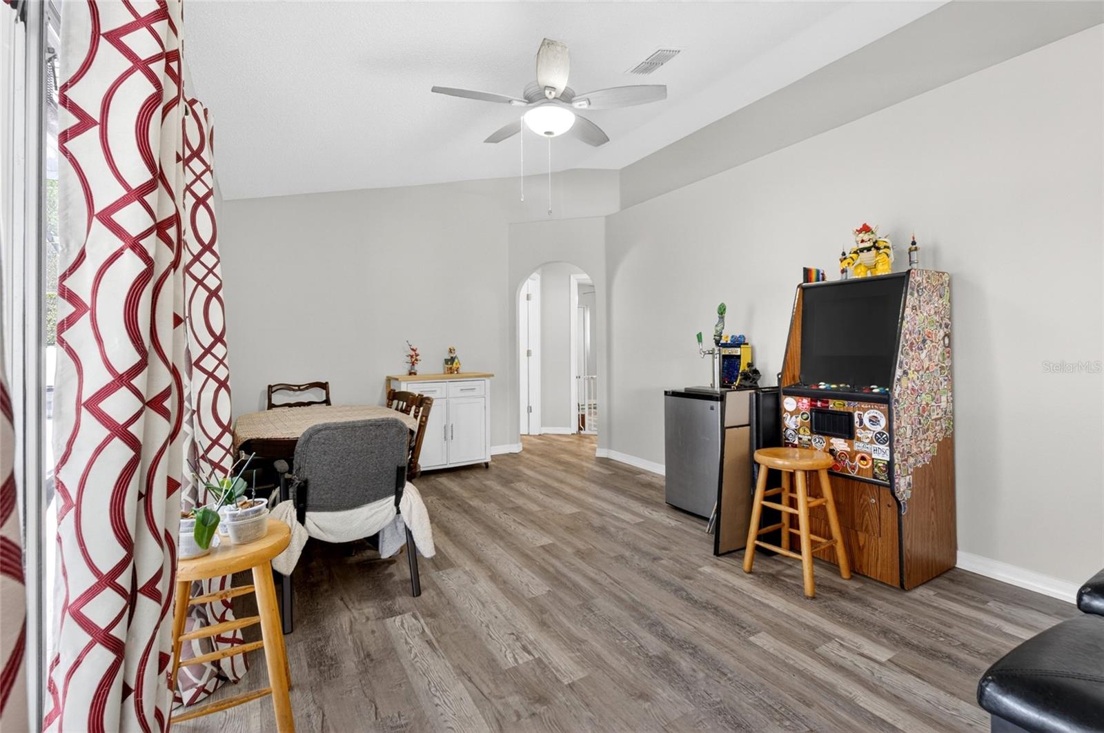 Image 13 of 49 For 718 Toulon Drive