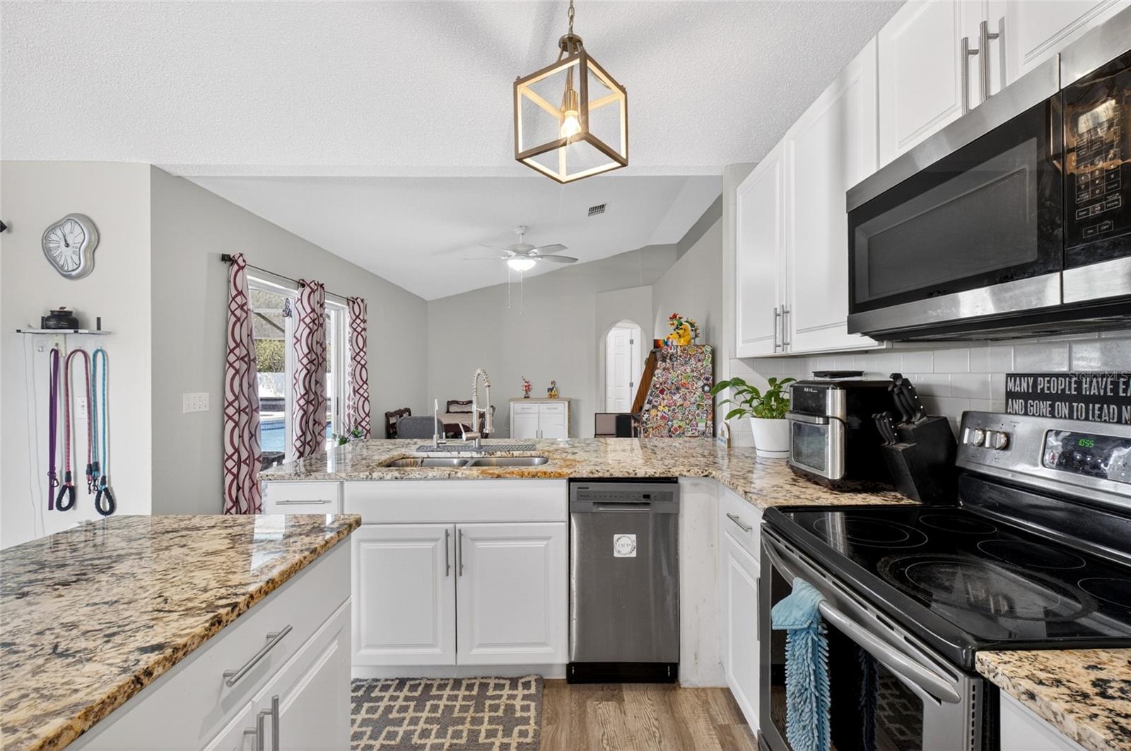 Image 9 of 49 For 718 Toulon Drive