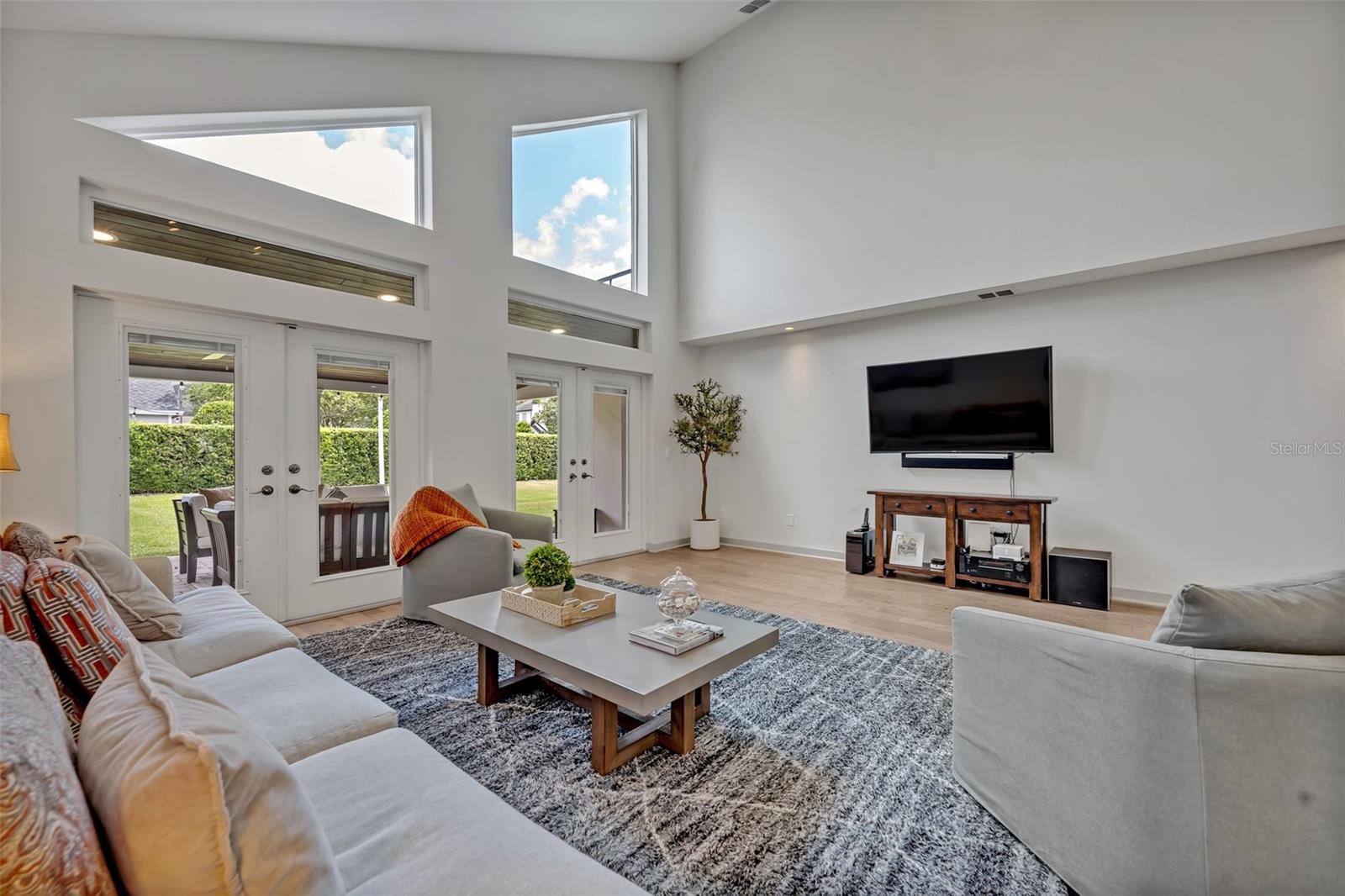 Image 19 of 58 For 1661 Woodland Avenue