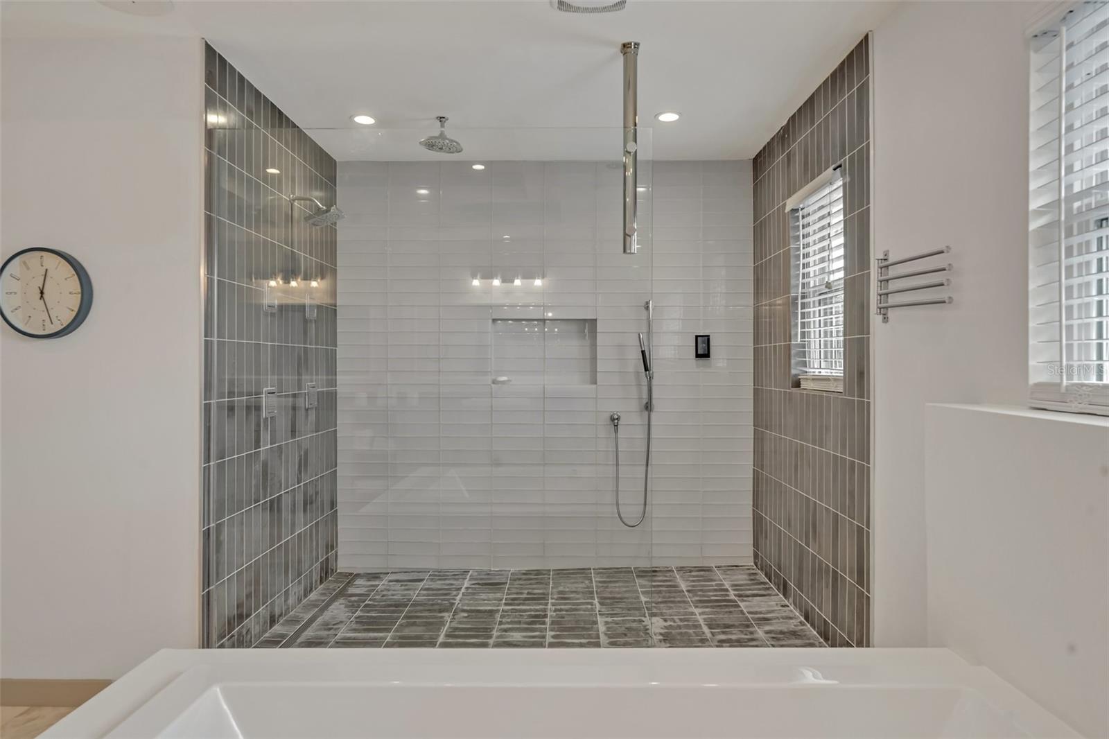 Image 39 of 58 For 1661 Woodland Avenue