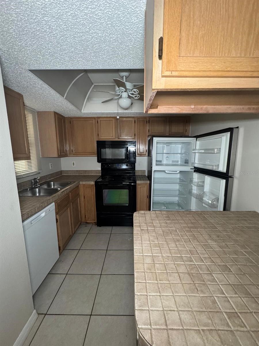 Image 3 of 17 For 2416 Garden Terrace 203