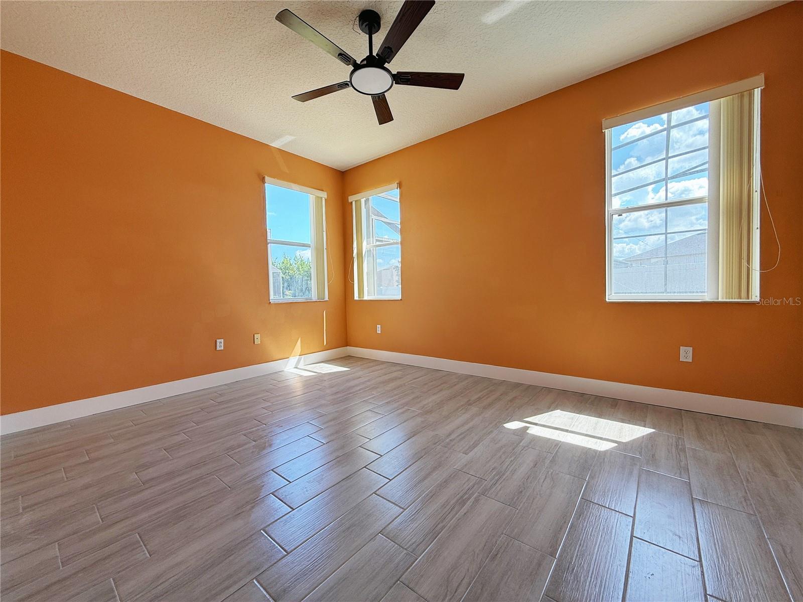 Image 4 of 17 For 194 Sand Ridge Drive