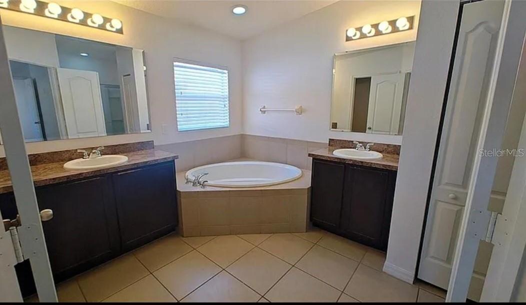 Image 7 of 14 For 460 Nadeau Way