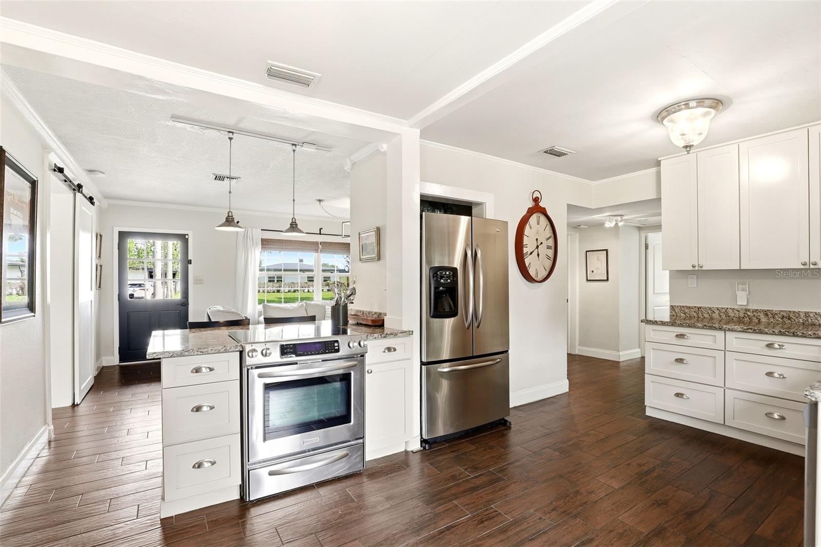 Image 15 of 33 For 2518 Weber Street