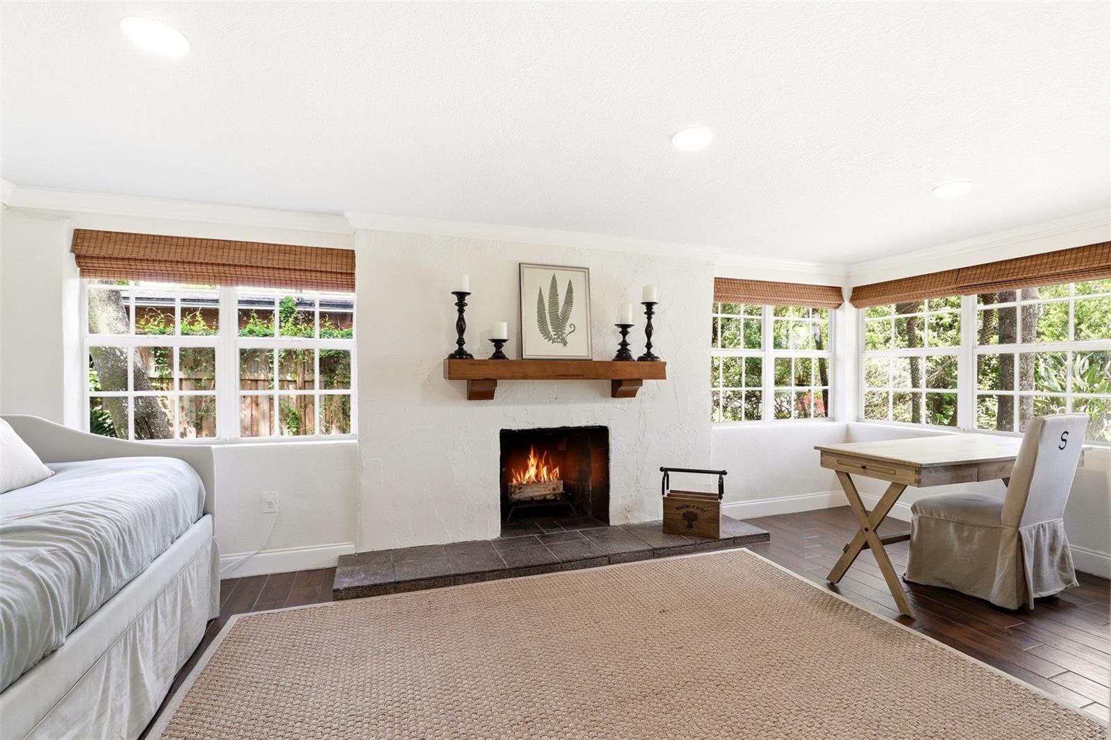 Image 17 of 33 For 2518 Weber Street