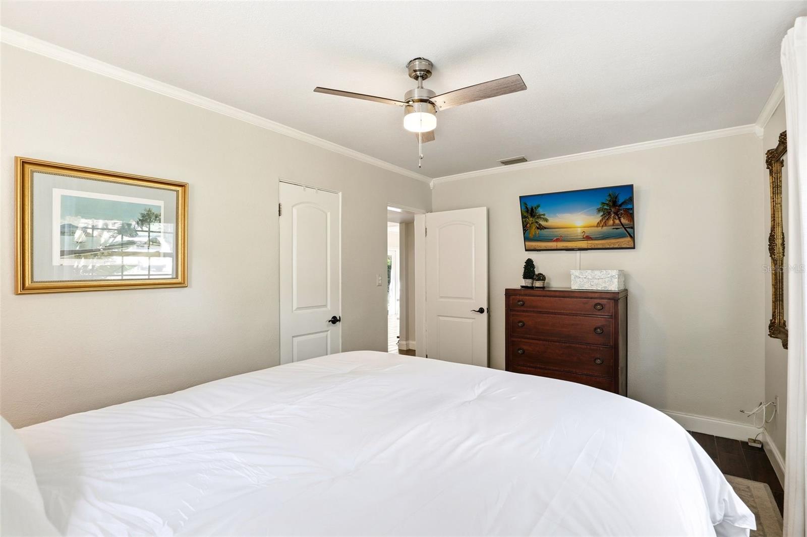 Image 23 of 33 For 2518 Weber Street