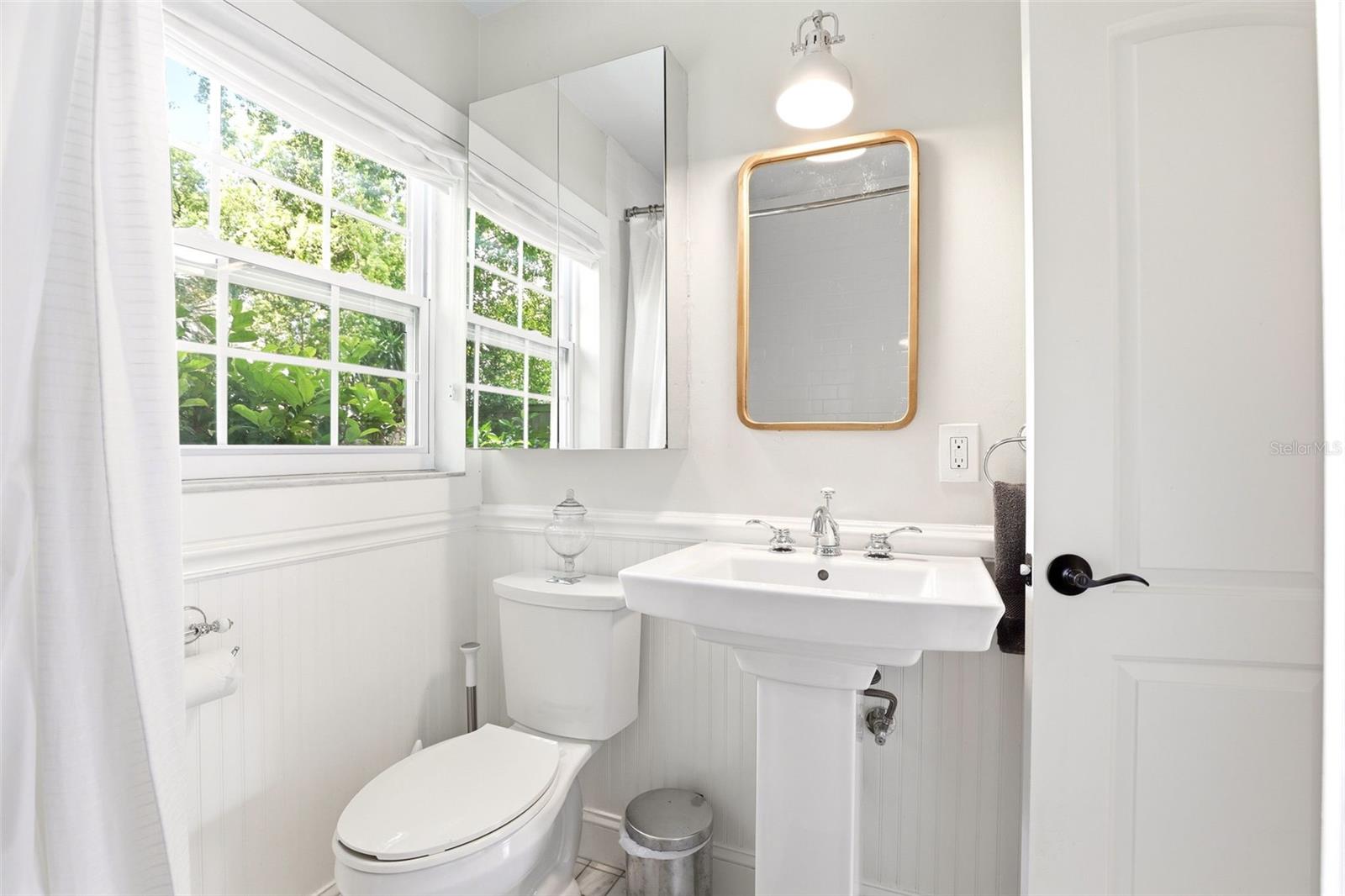 Image 24 of 33 For 2518 Weber Street