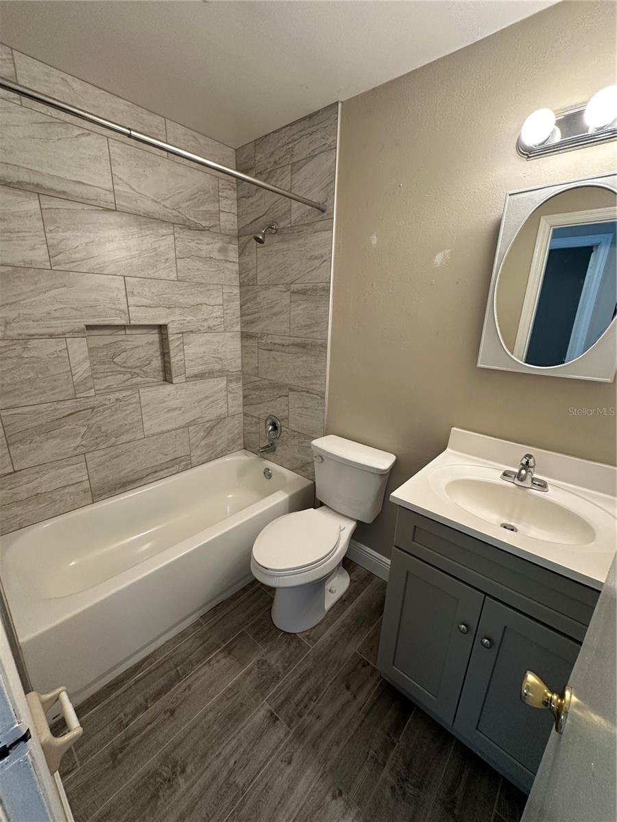 Image 20 of 24 For 643 David Street