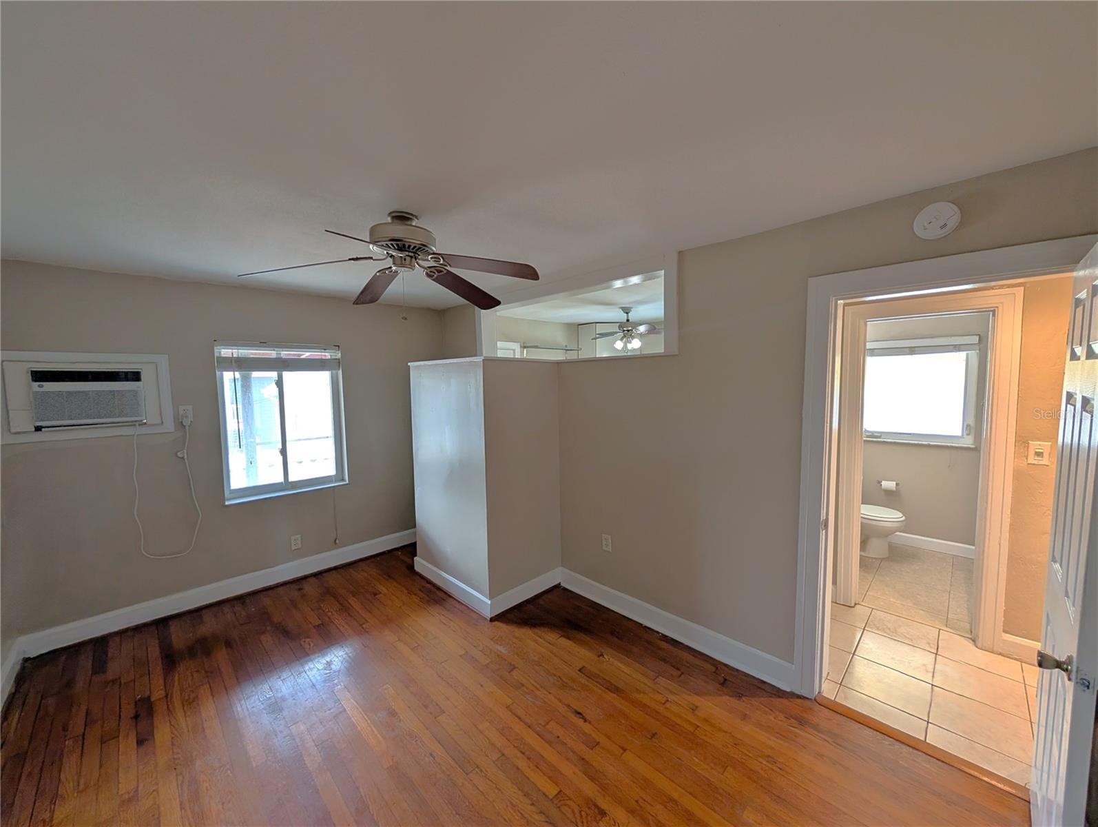 Image 4 of 9 For 520 11th Avenue N