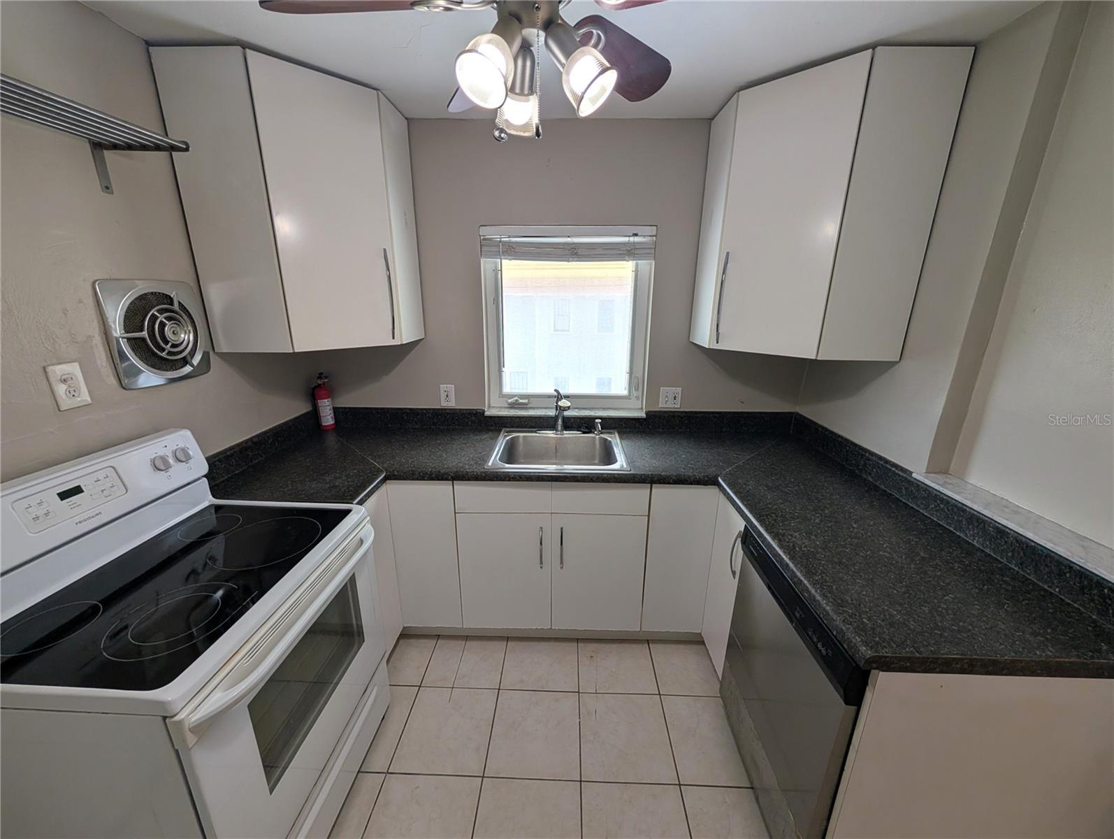 Image 5 of 9 For 520 11th Avenue N