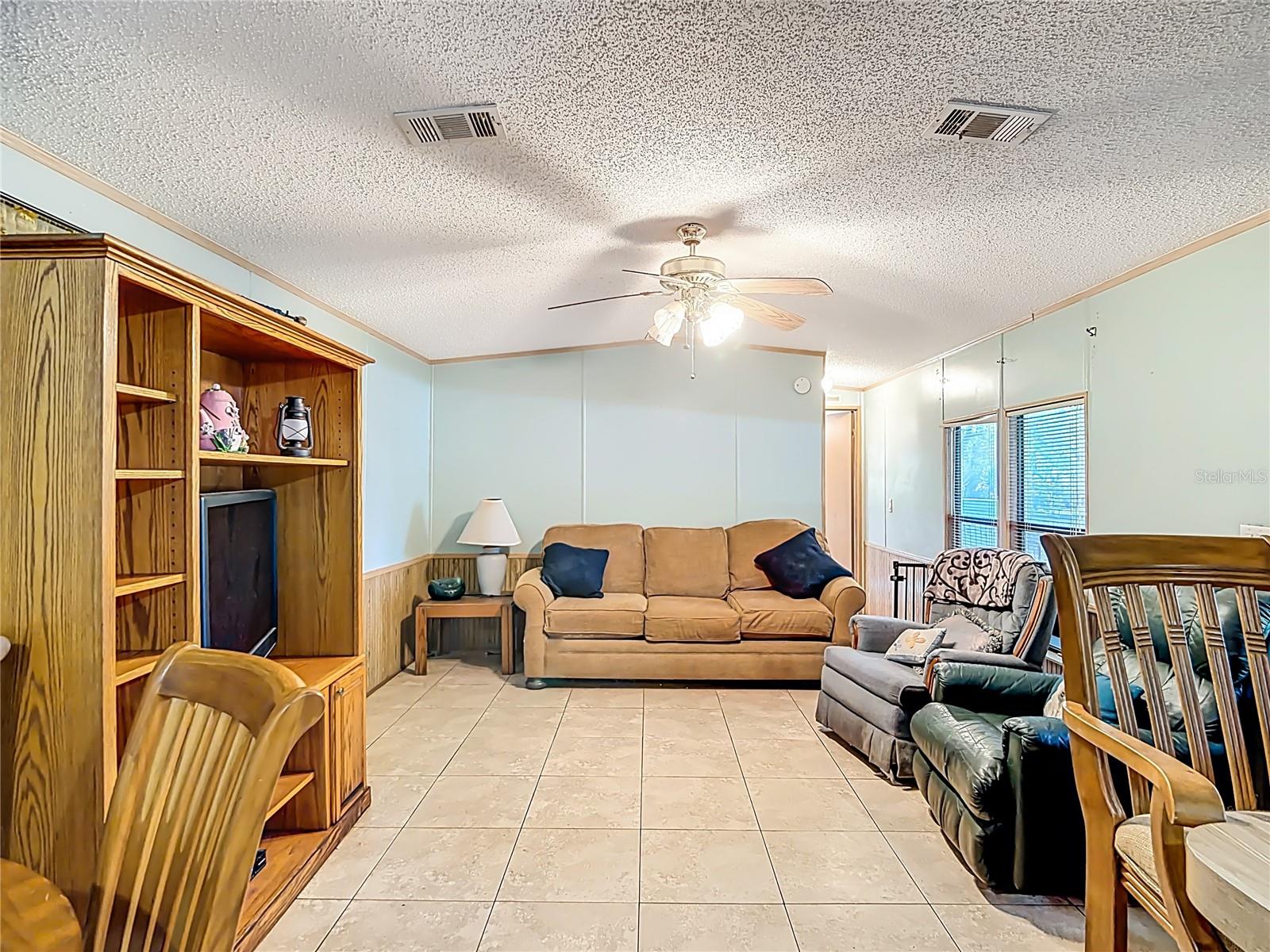 Image 12 of 51 For 821 Irene Drive