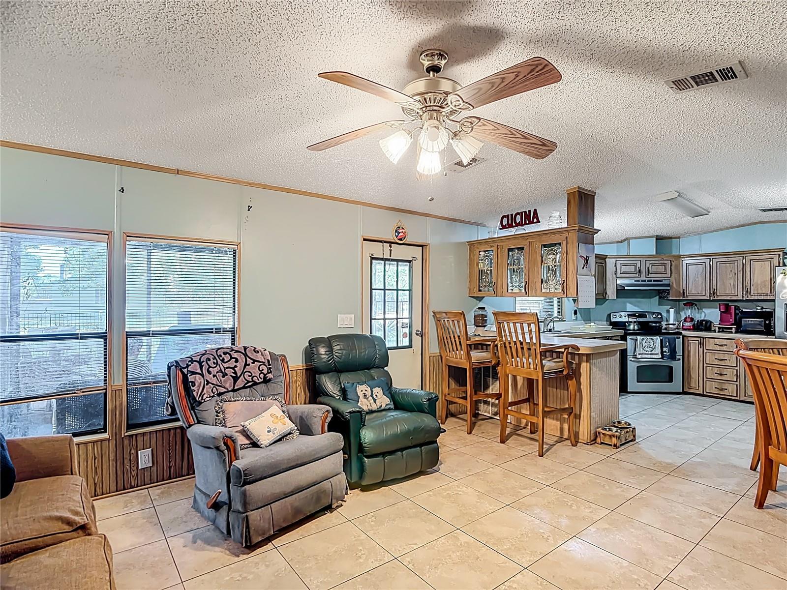 Image 14 of 51 For 821 Irene Drive