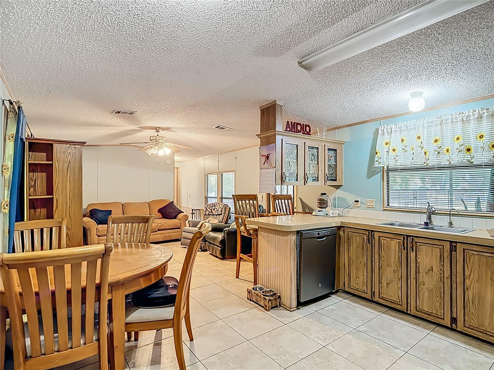 Image 21 of 51 For 821 Irene Drive