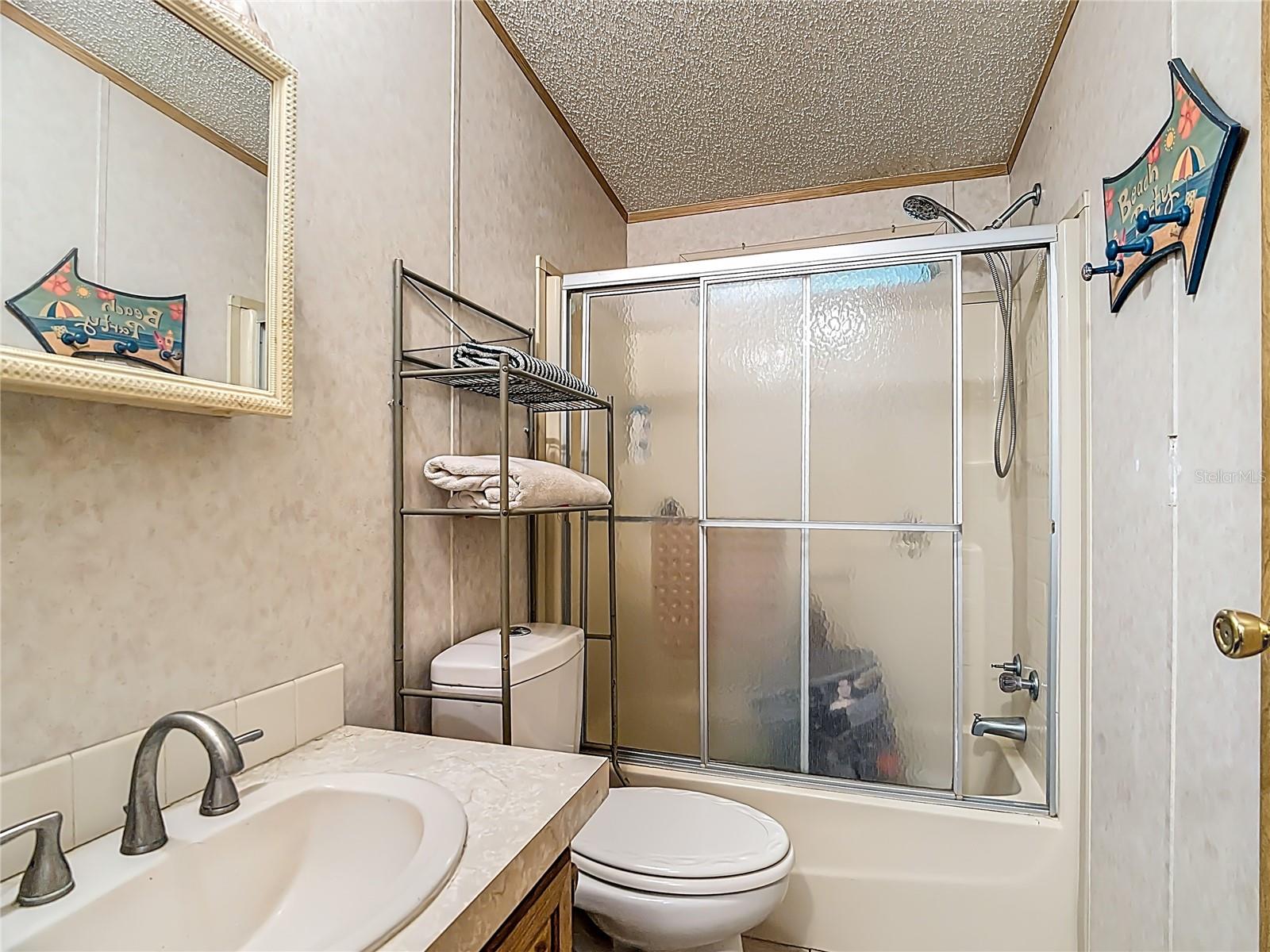 Image 25 of 51 For 821 Irene Drive