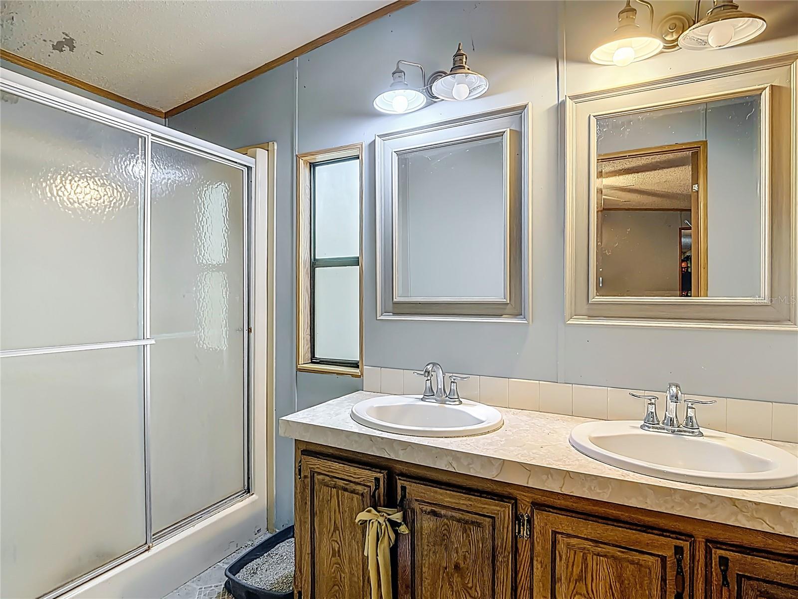 Image 30 of 51 For 821 Irene Drive