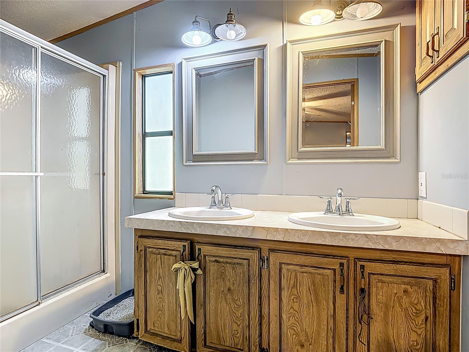 Image 31 of 51 For 821 Irene Drive