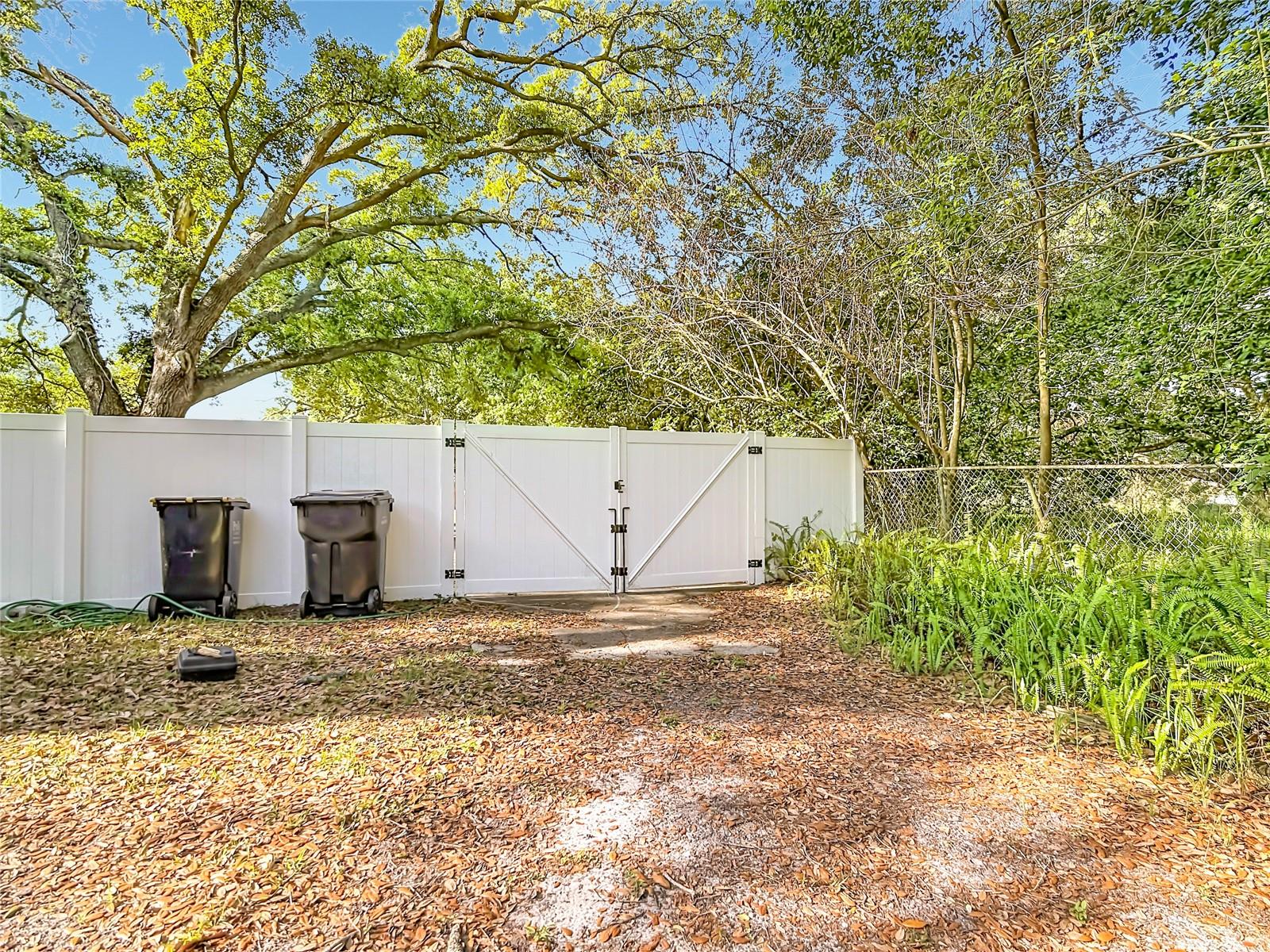 Image 35 of 51 For 821 Irene Drive