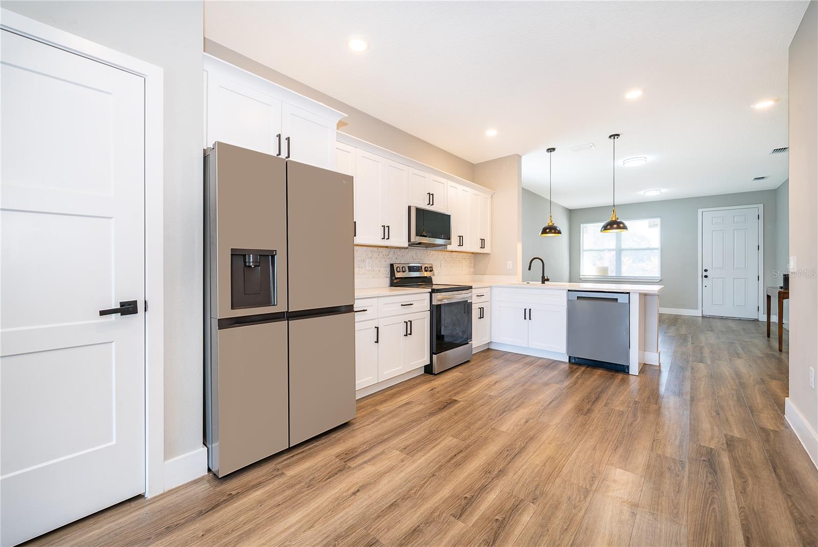 Image 15 of 31 For 1519 Indiana Street