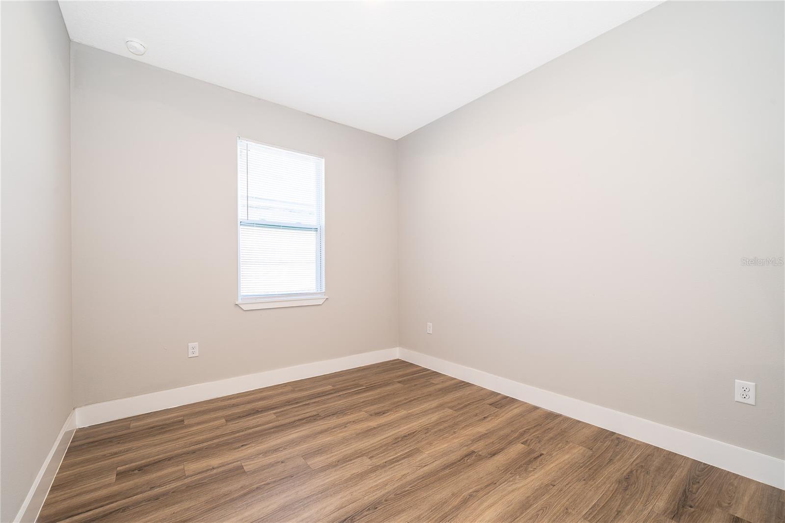 Image 24 of 31 For 1519 Indiana Street