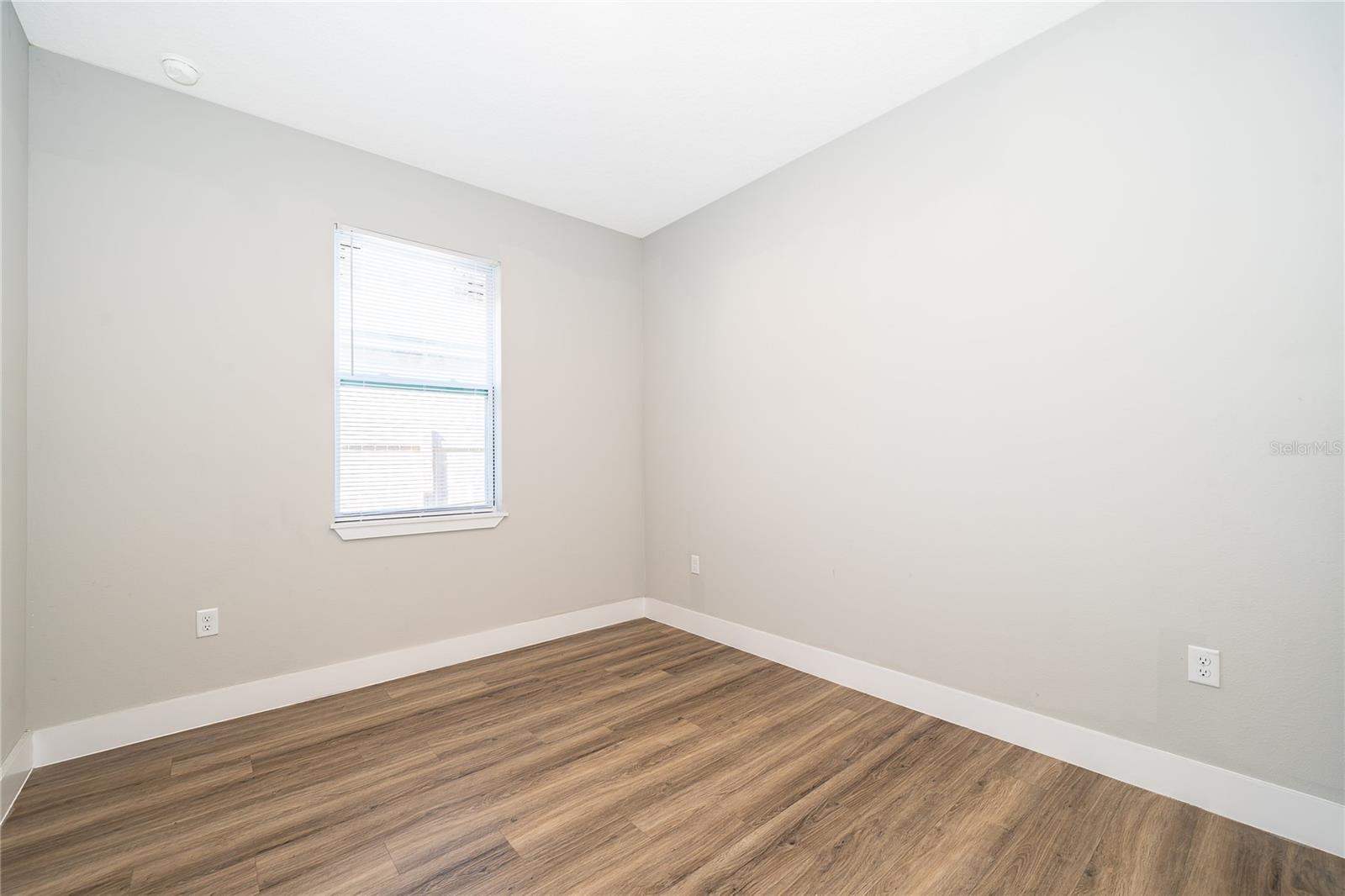 Image 26 of 31 For 1519 Indiana Street