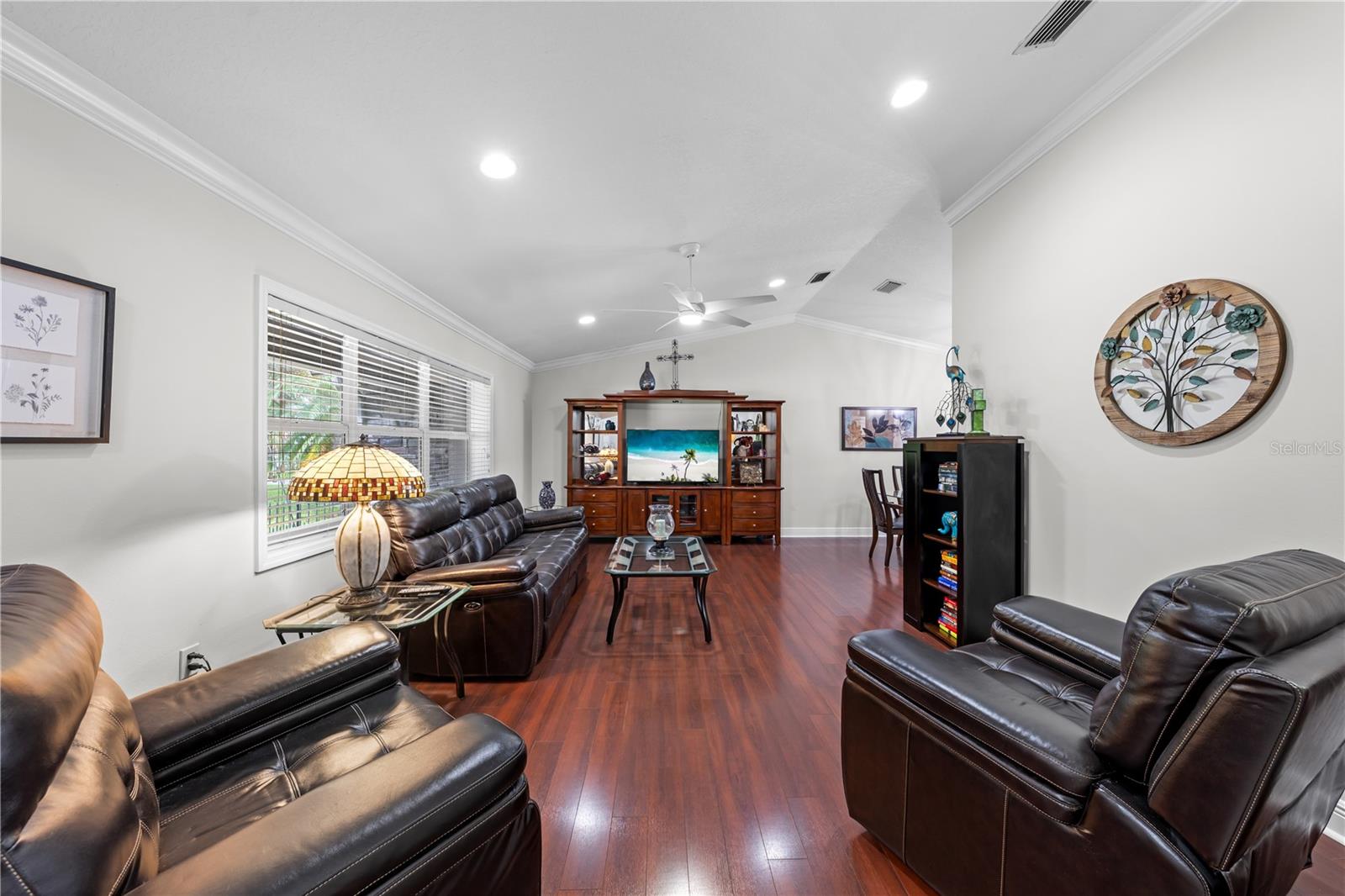 Image 10 of 84 For 2094 Camelot Boulevard