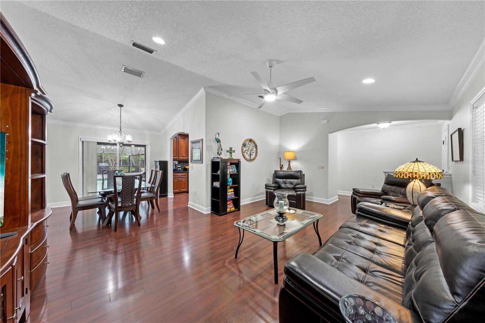 Image 12 of 84 For 2094 Camelot Boulevard