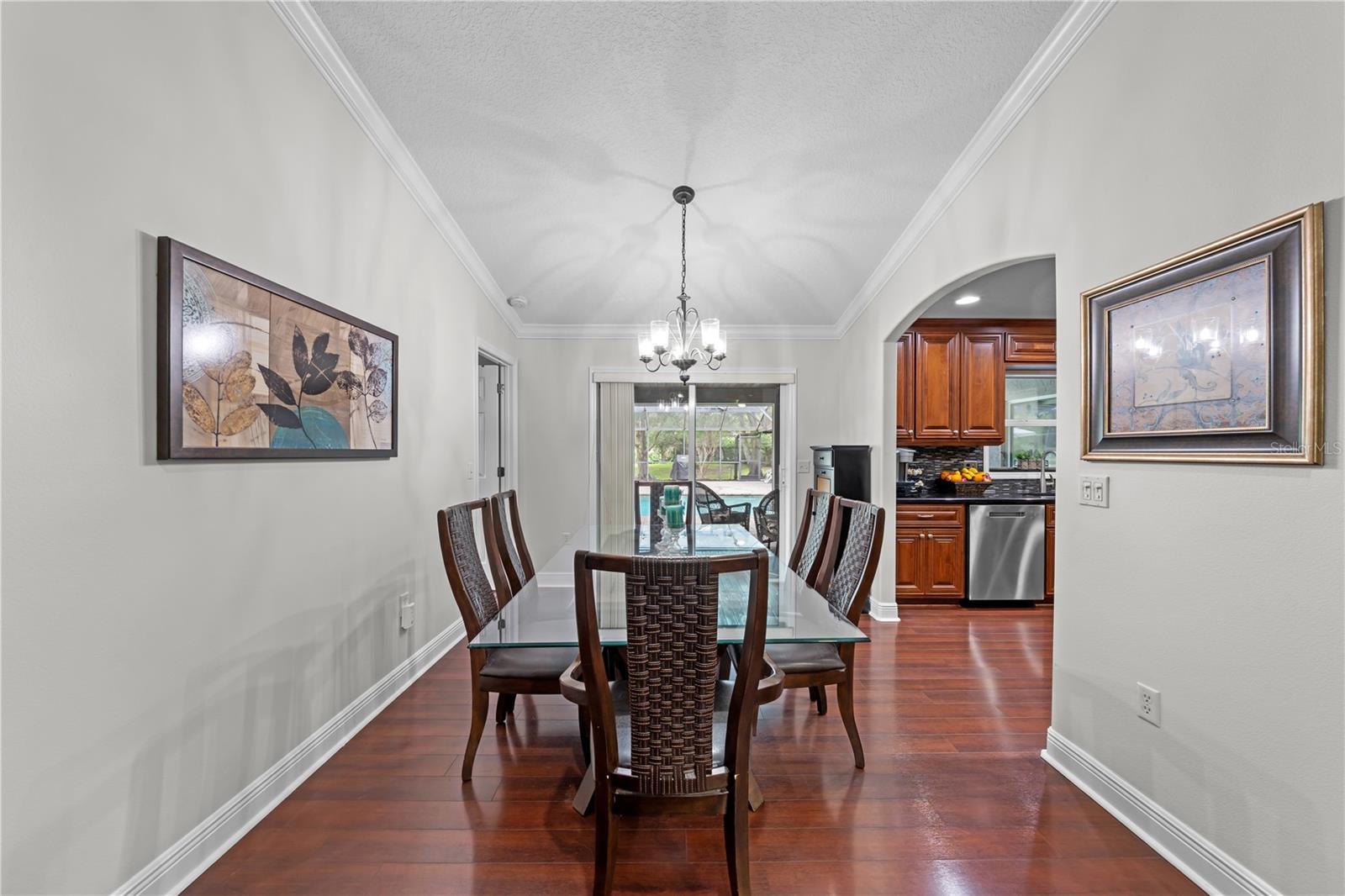 Image 13 of 84 For 2094 Camelot Boulevard