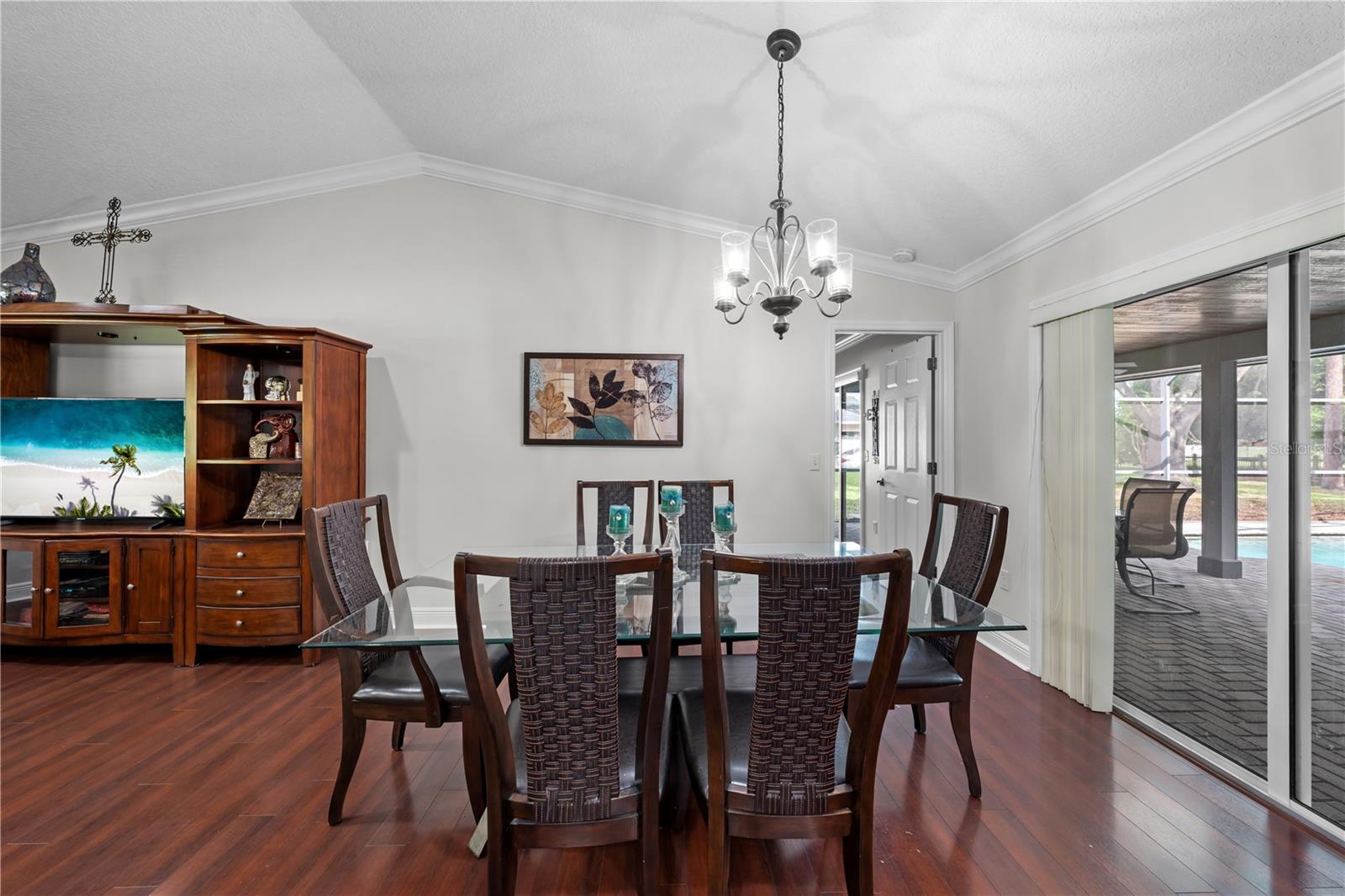 Image 14 of 84 For 2094 Camelot Boulevard