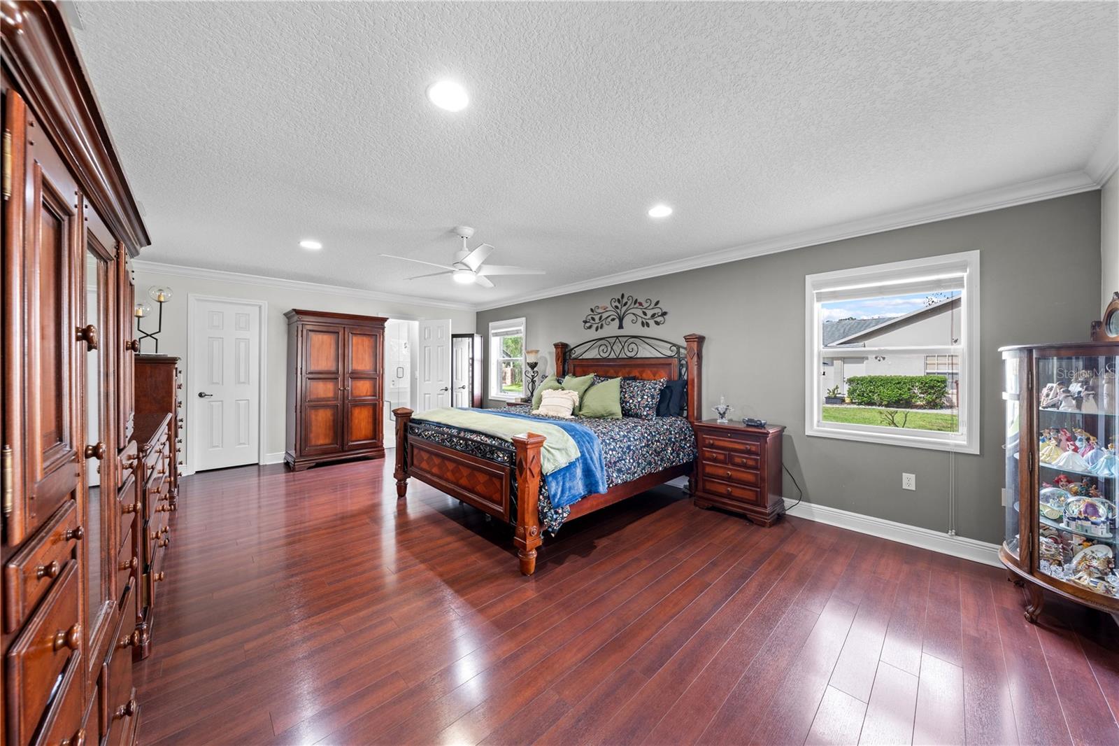 Image 16 of 84 For 2094 Camelot Boulevard