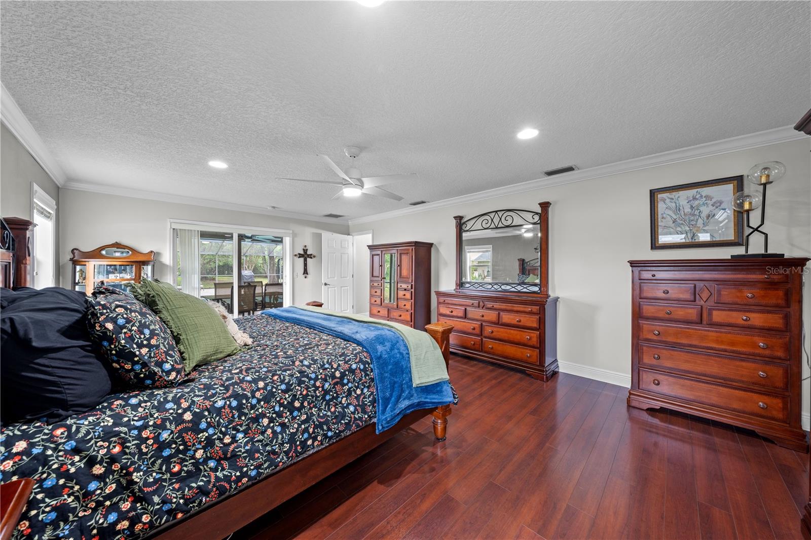 Image 17 of 84 For 2094 Camelot Boulevard