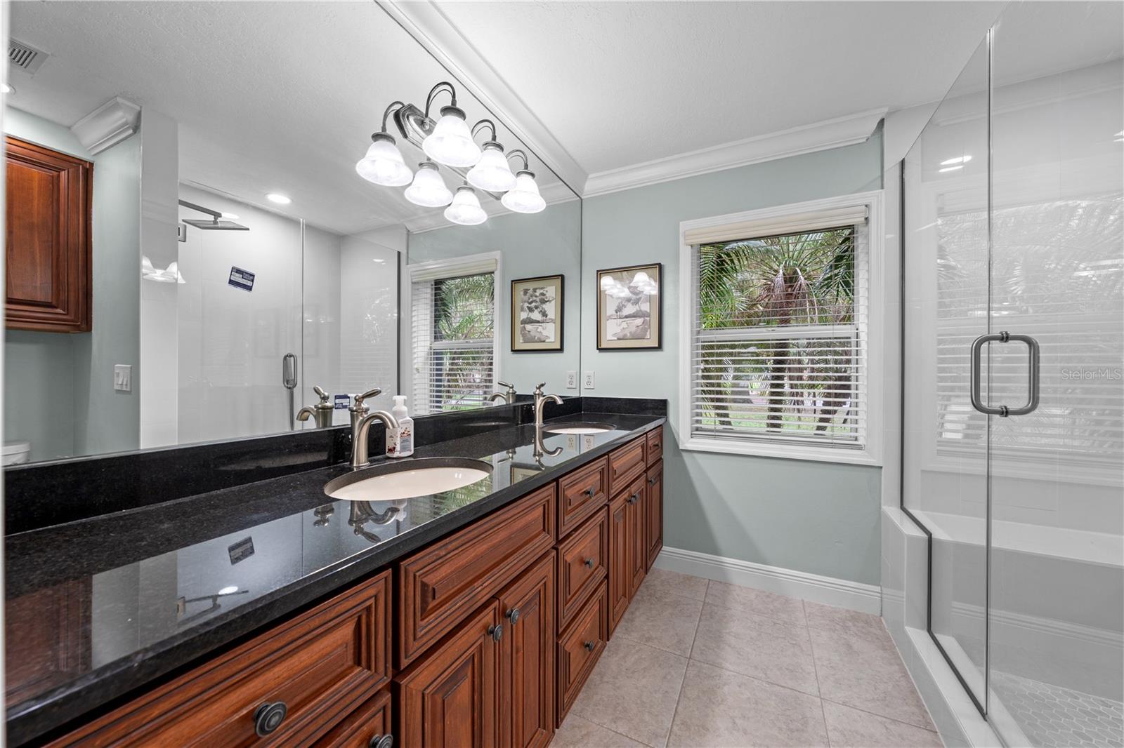 Image 19 of 84 For 2094 Camelot Boulevard