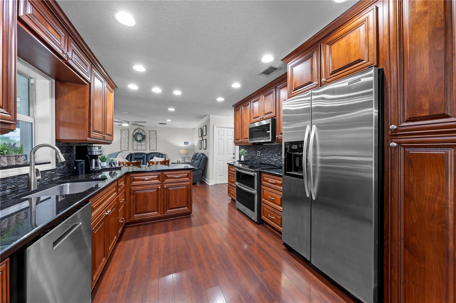 Image 22 of 84 For 2094 Camelot Boulevard