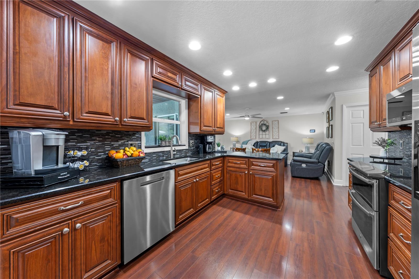 Image 23 of 84 For 2094 Camelot Boulevard