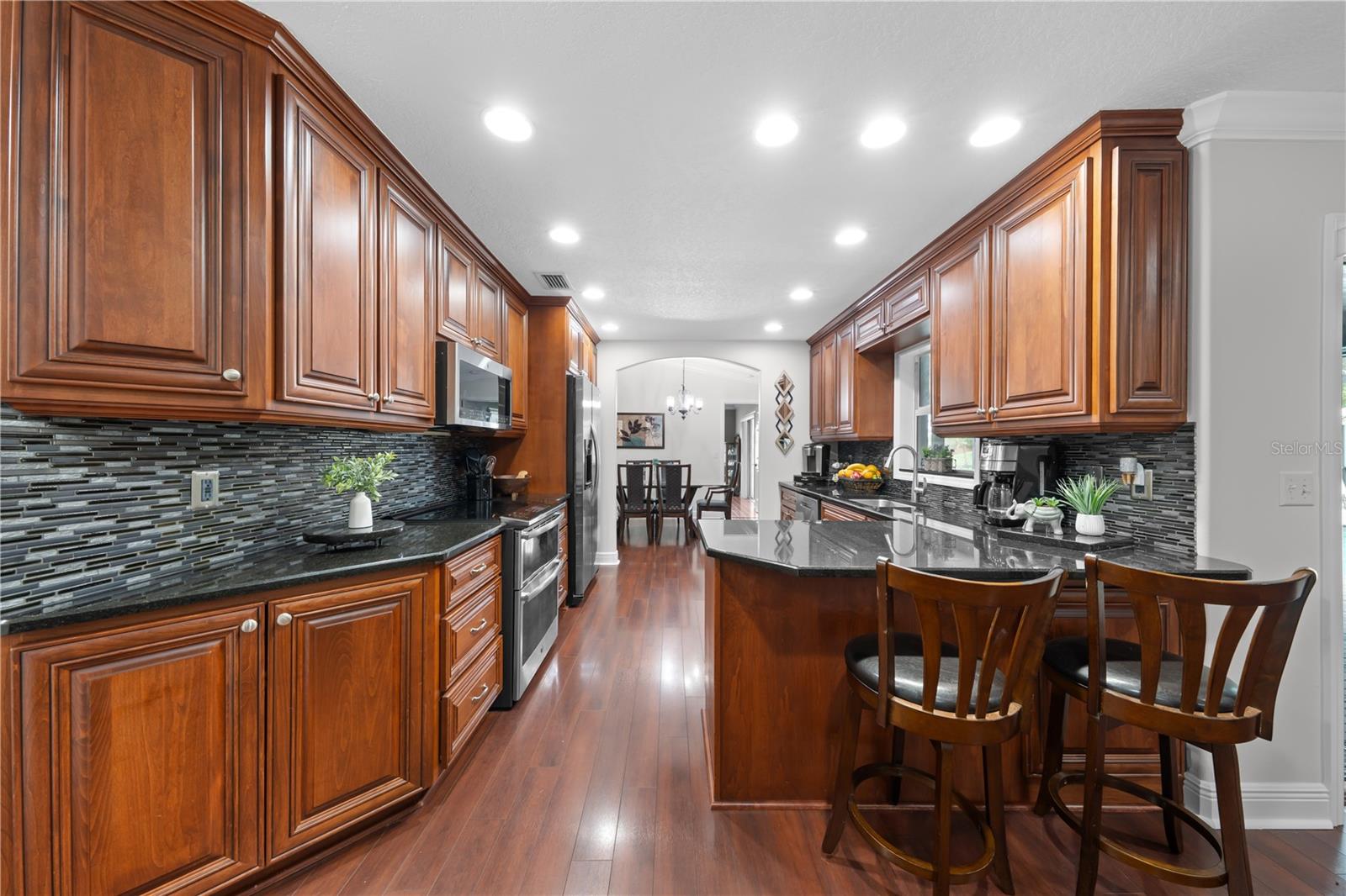 Image 25 of 84 For 2094 Camelot Boulevard