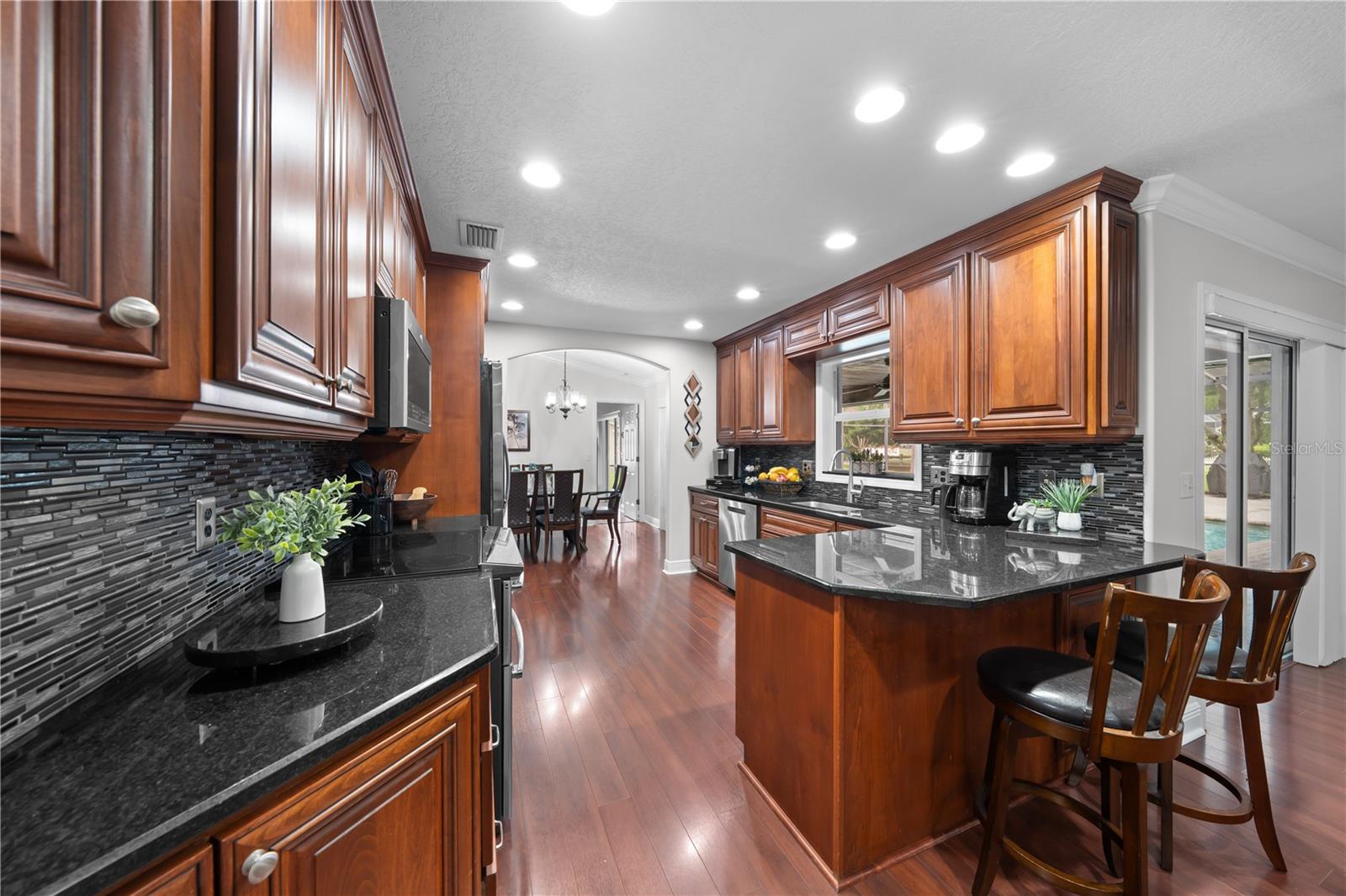 Image 28 of 84 For 2094 Camelot Boulevard