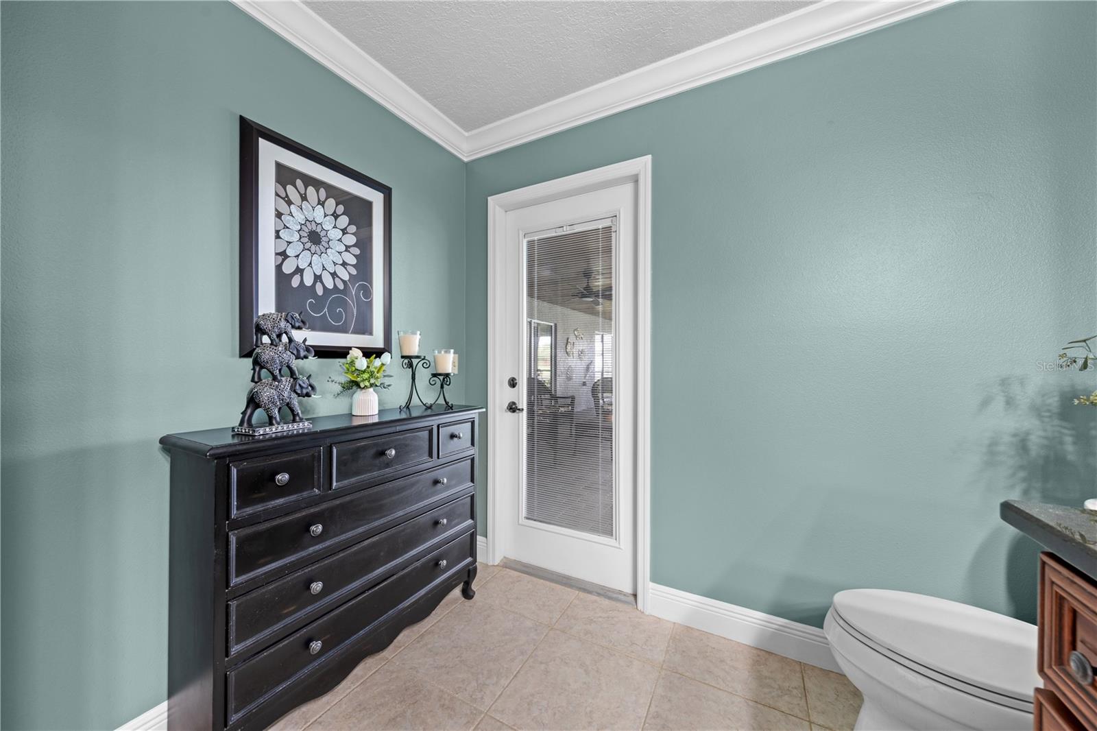 Image 36 of 84 For 2094 Camelot Boulevard