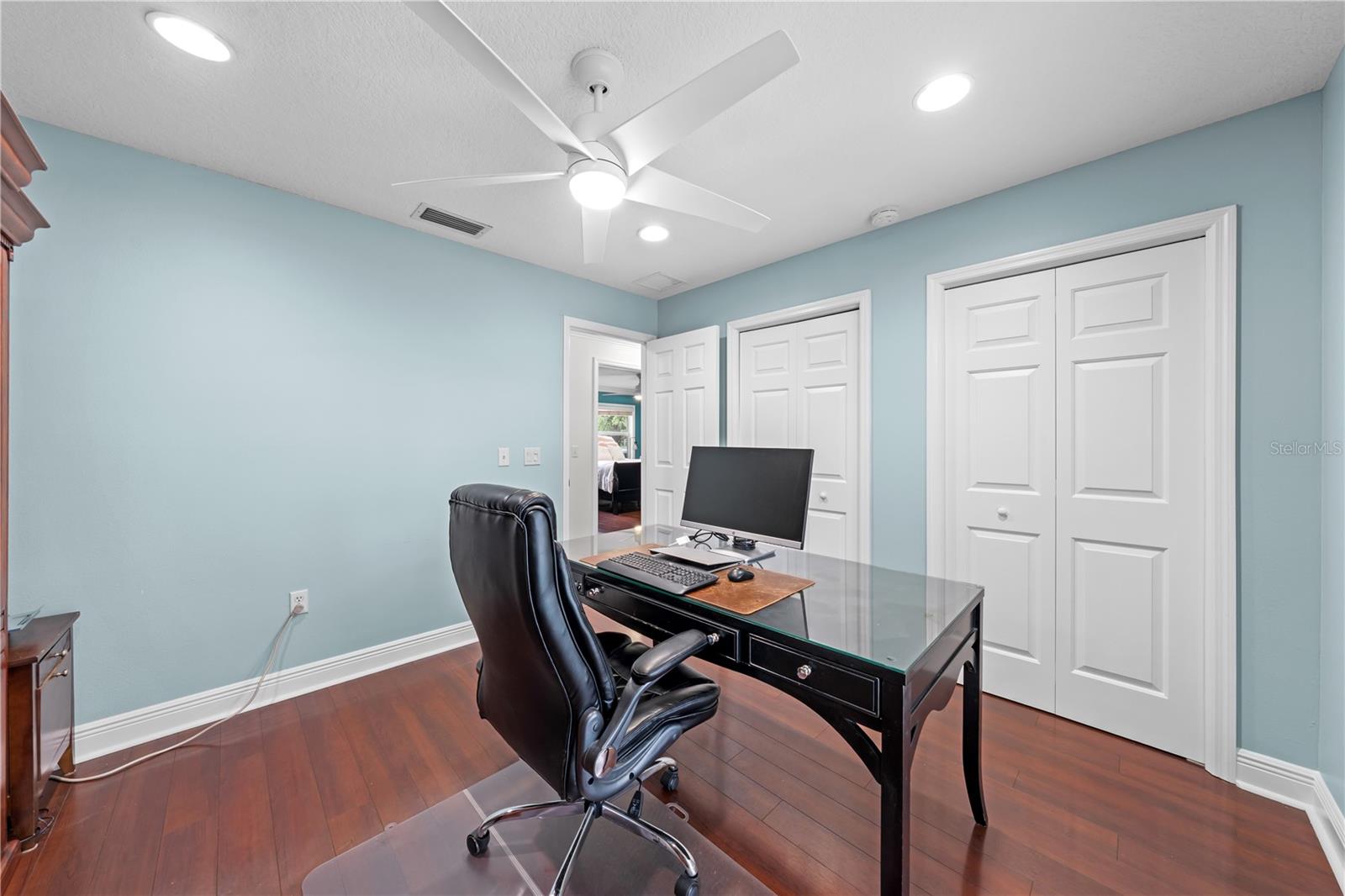 Image 38 of 84 For 2094 Camelot Boulevard