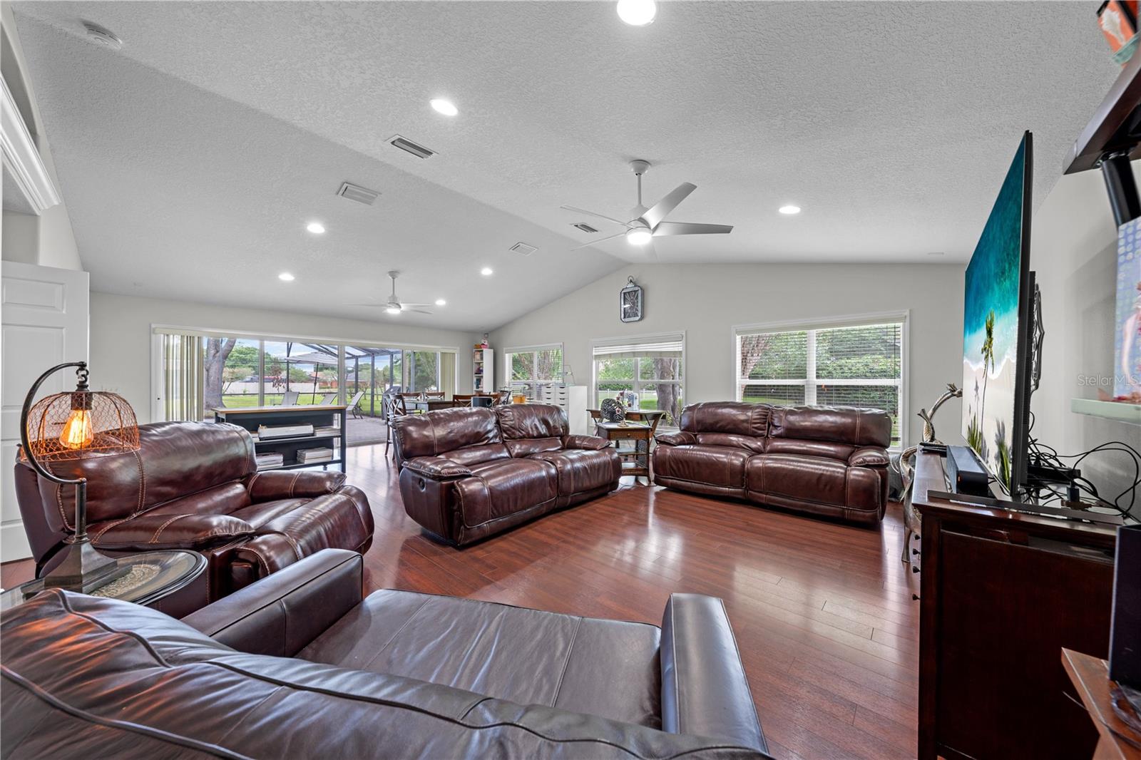 Image 50 of 84 For 2094 Camelot Boulevard