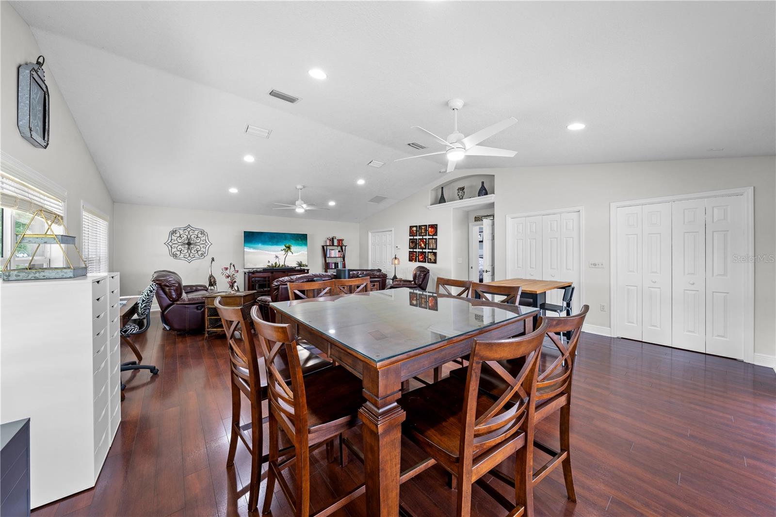 Image 54 of 84 For 2094 Camelot Boulevard