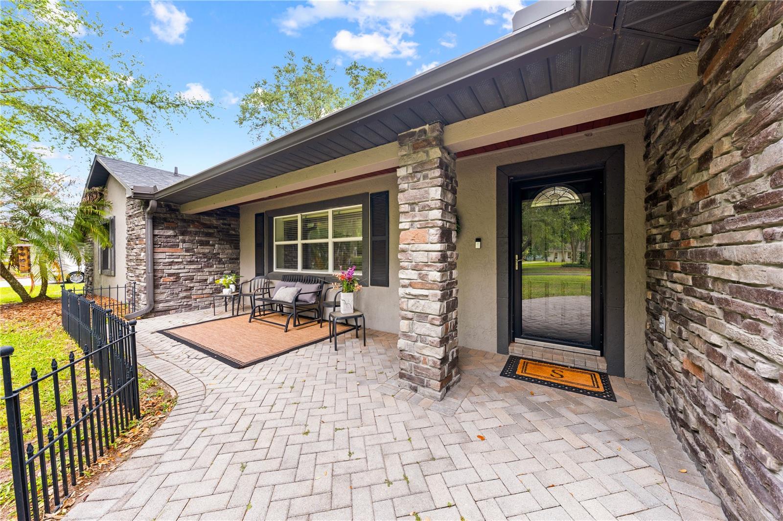 Image 6 of 84 For 2094 Camelot Boulevard