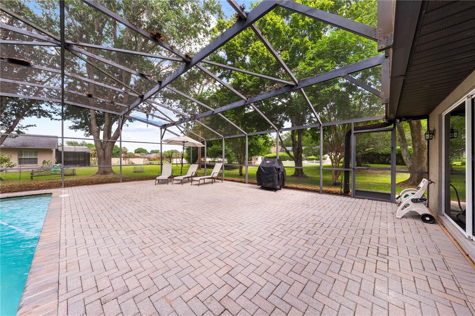 Image 62 of 84 For 2094 Camelot Boulevard