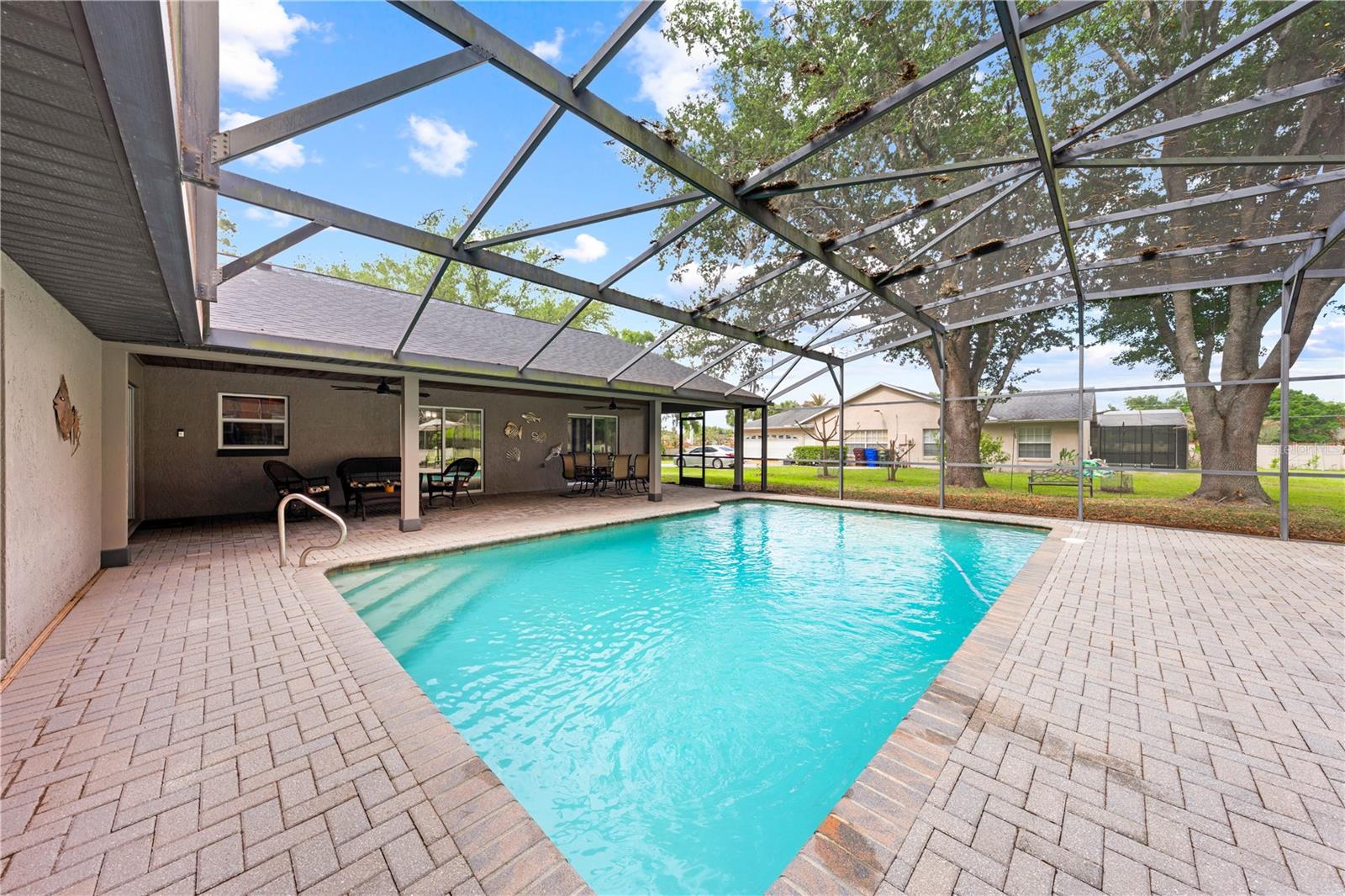 Image 63 of 84 For 2094 Camelot Boulevard