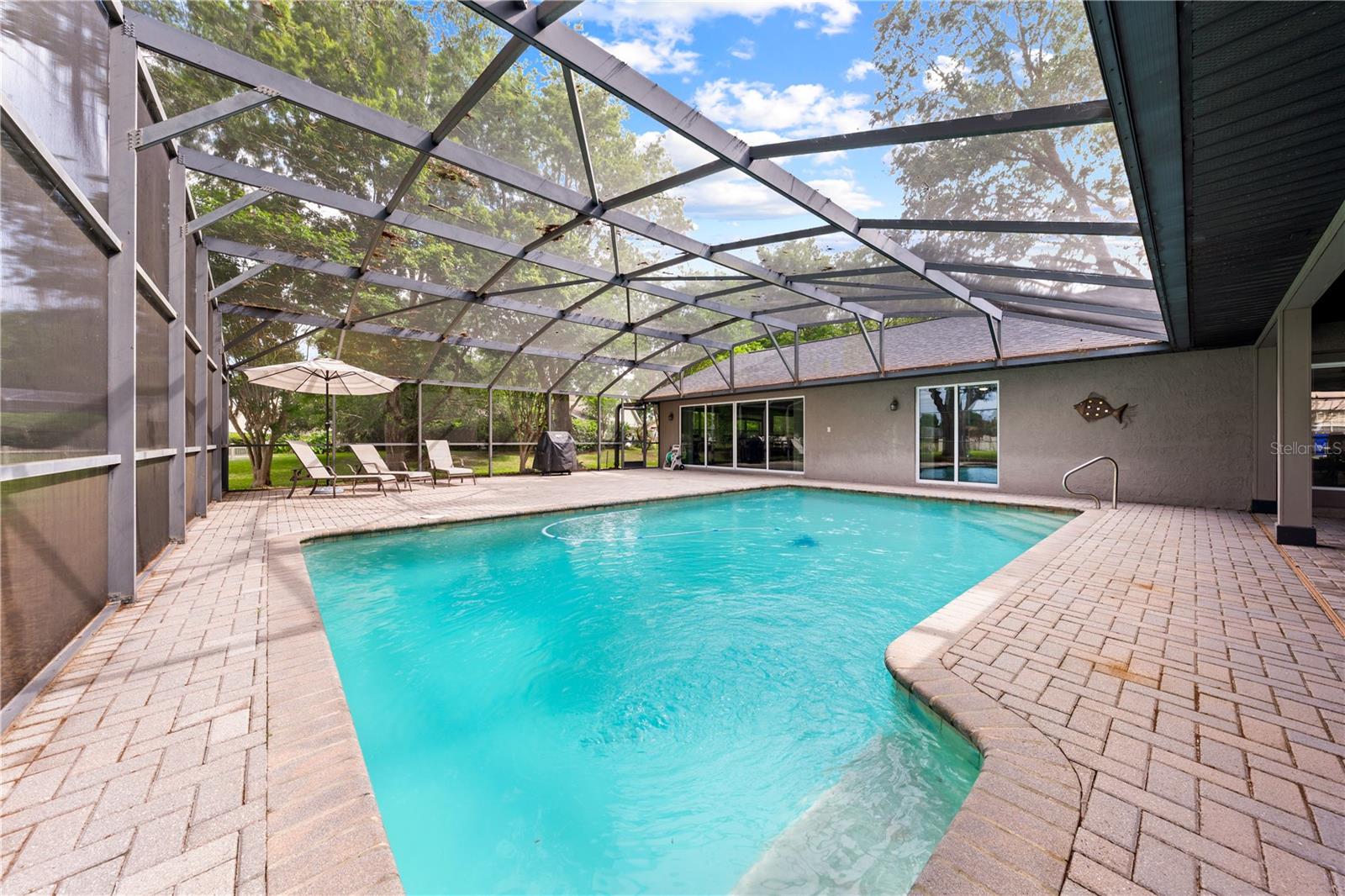 Image 67 of 84 For 2094 Camelot Boulevard