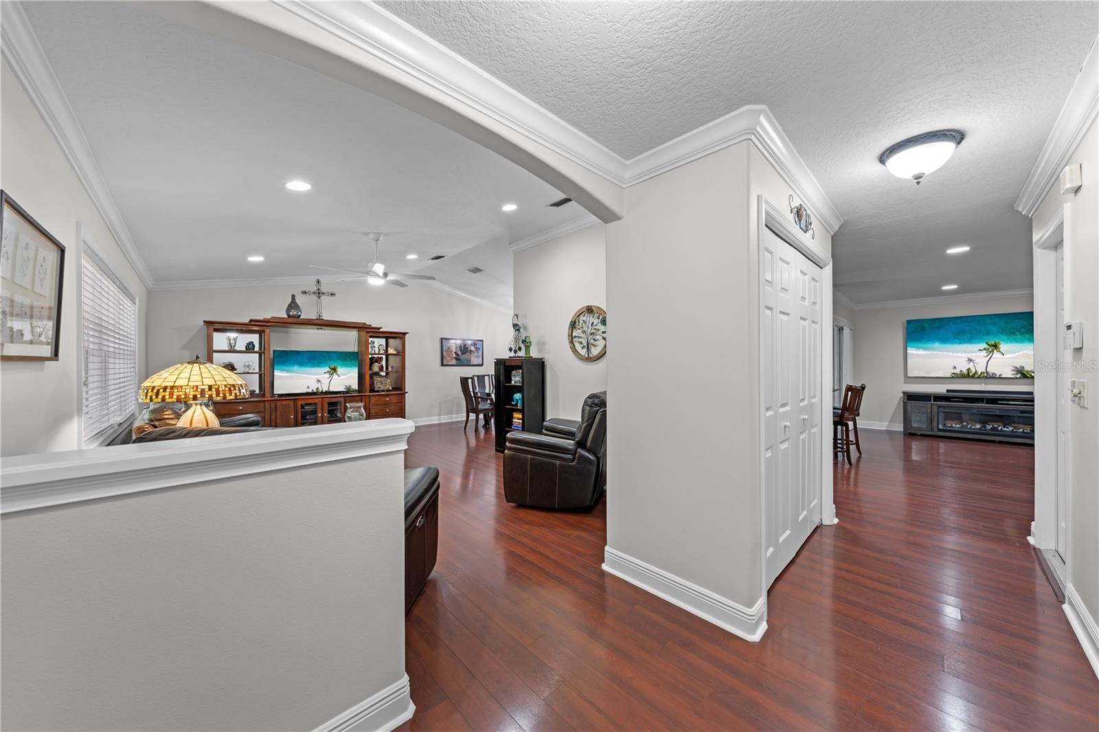 Image 9 of 84 For 2094 Camelot Boulevard