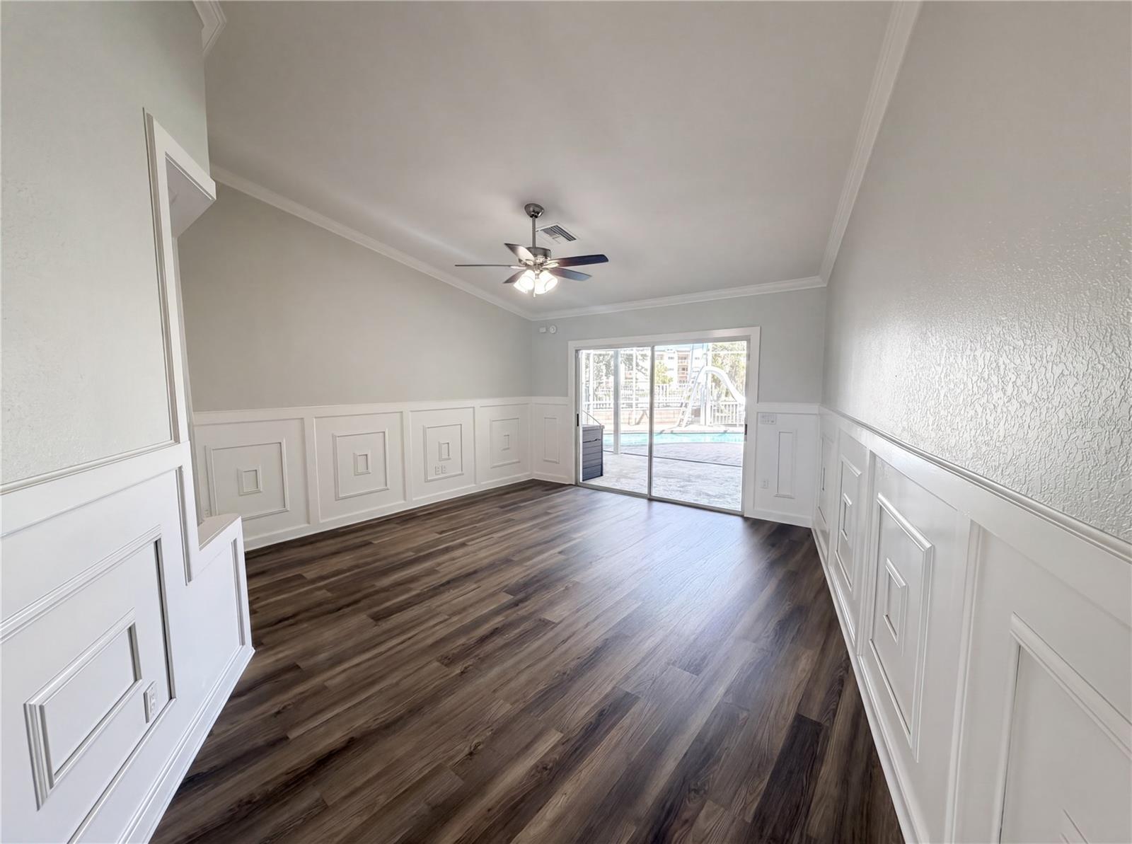 Image 10 of 50 For 5609 Executive Drive