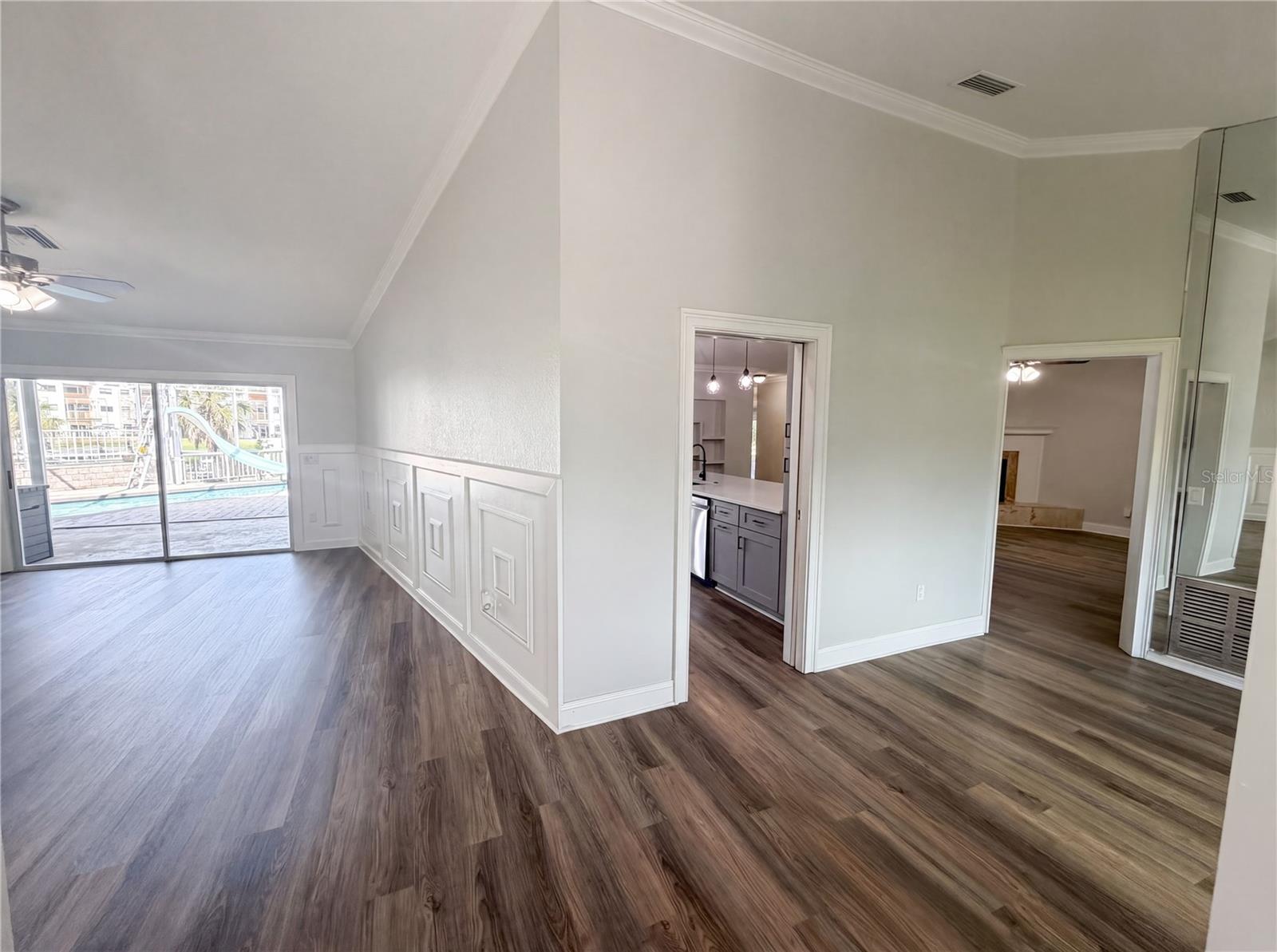 Image 11 of 50 For 5609 Executive Drive