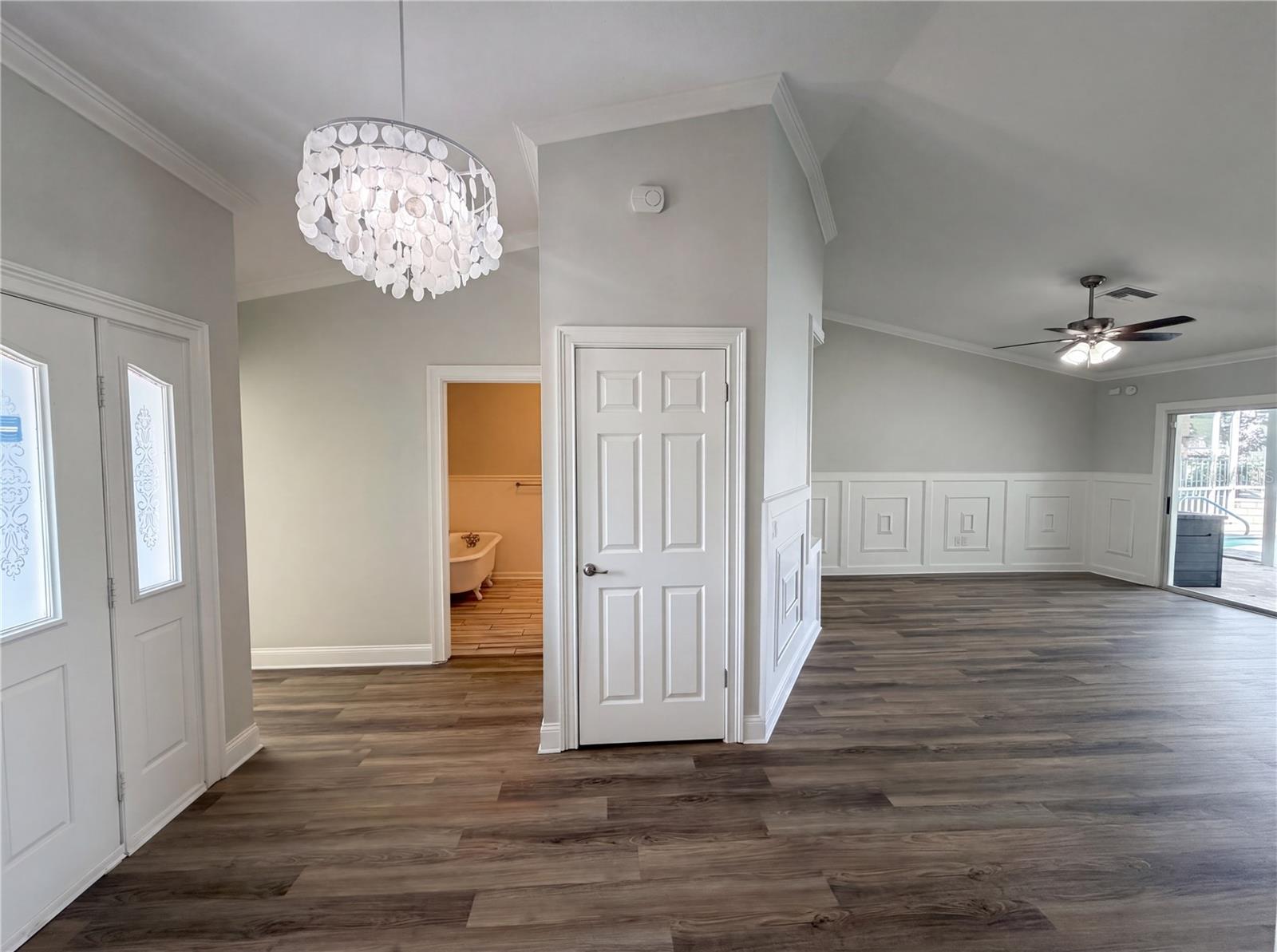 Image 12 of 50 For 5609 Executive Drive