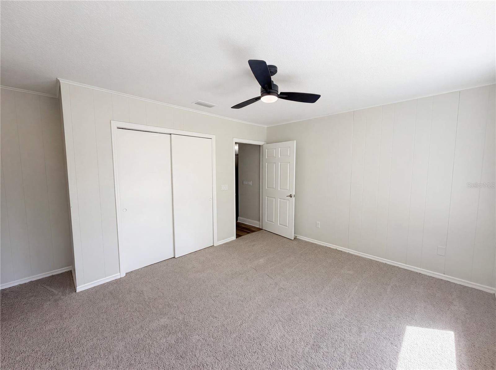 Image 16 of 50 For 5609 Executive Drive